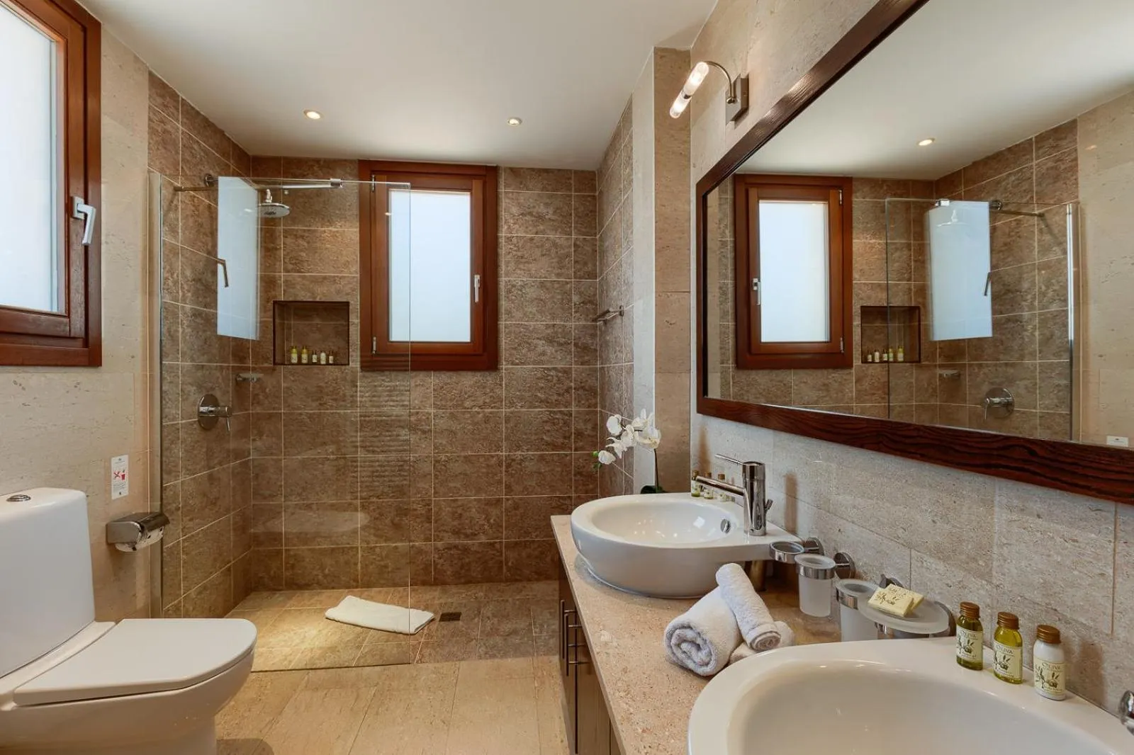 Bathroom in Aphrodite Hills Rentals - Superior Villas