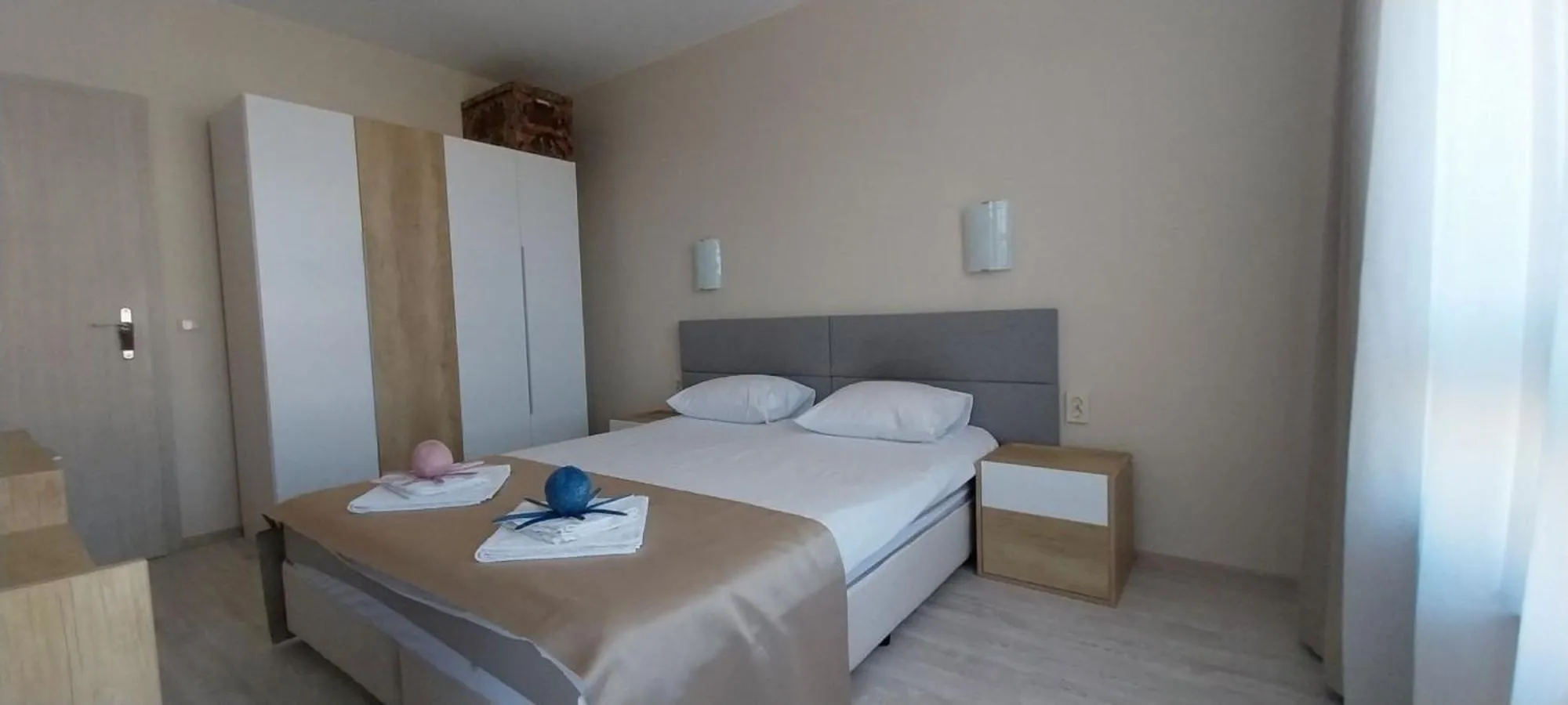 Bed in Sea Dreams Apartment