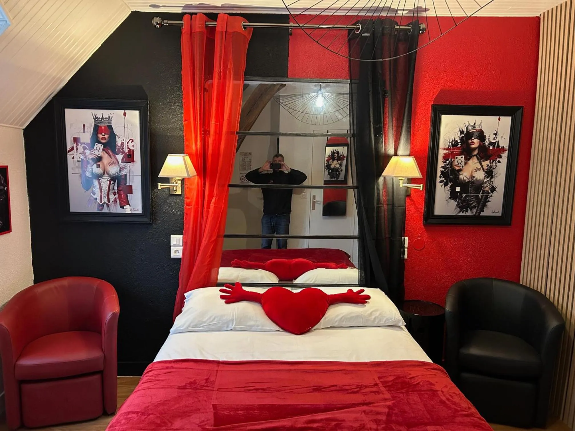 Bed in Logis Auberge De Launay