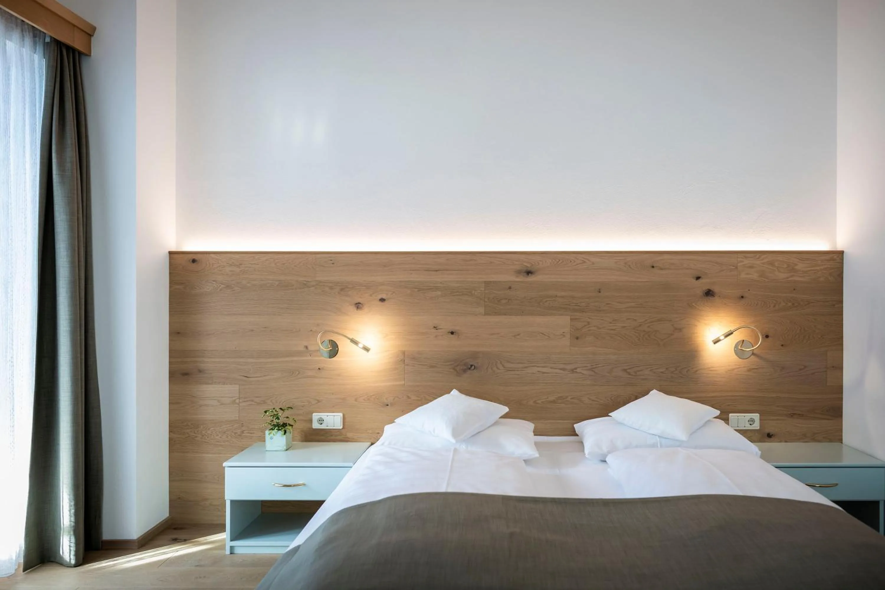 Bedroom, Bed in Residence Königswarte Strata Sexten