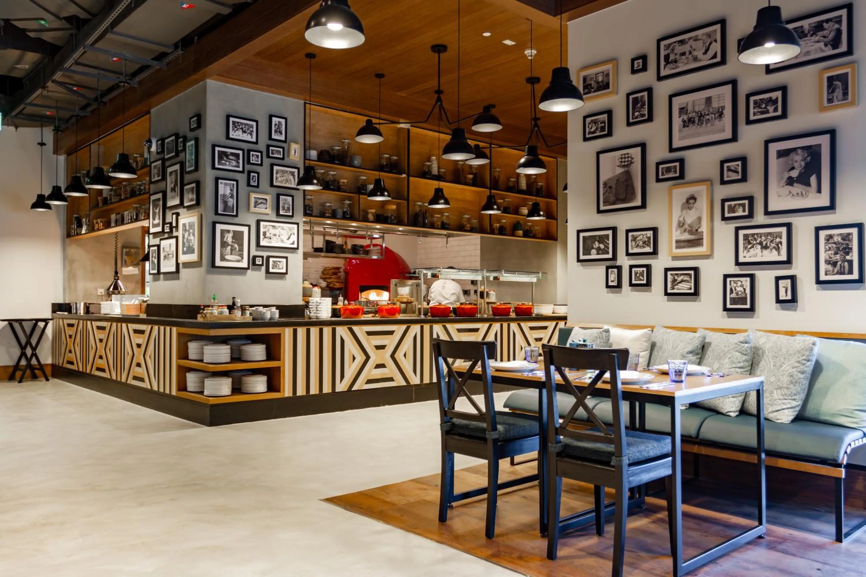 Restaurant/places to eat in The Townhouses The Pearl