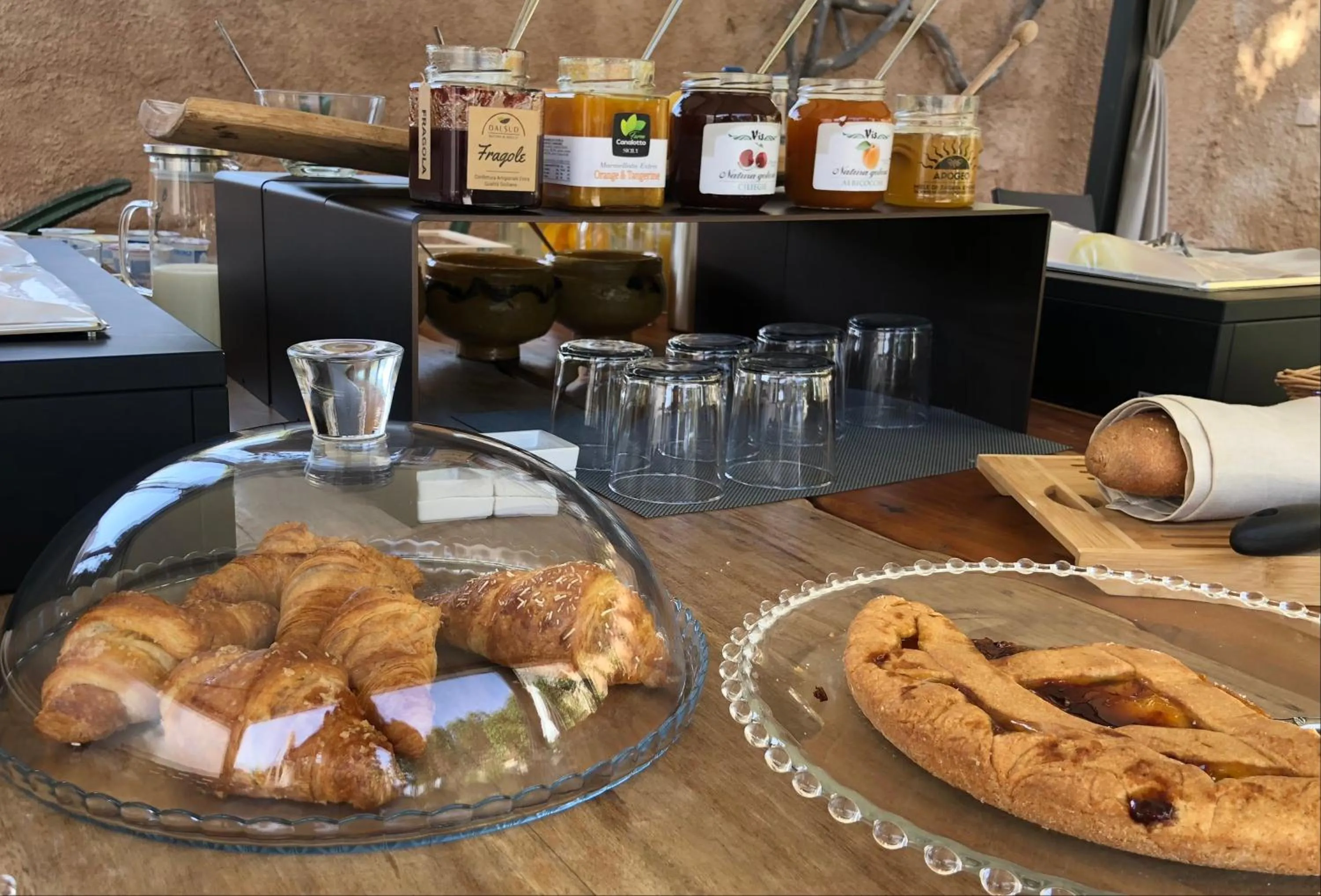 Breakfast in Araja Villa&Suite by Geocharme