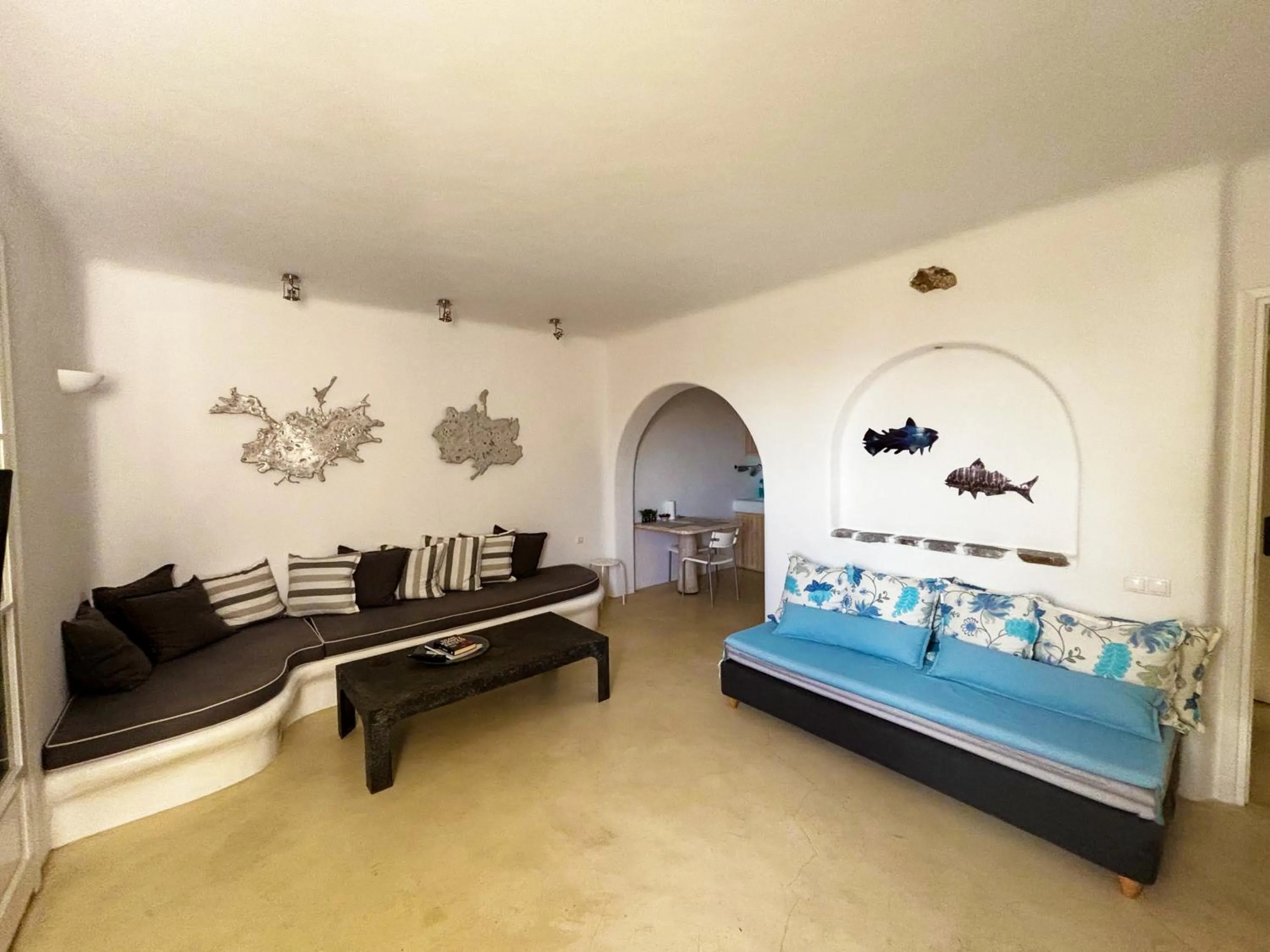 Living room in White Rock Suites & Villas