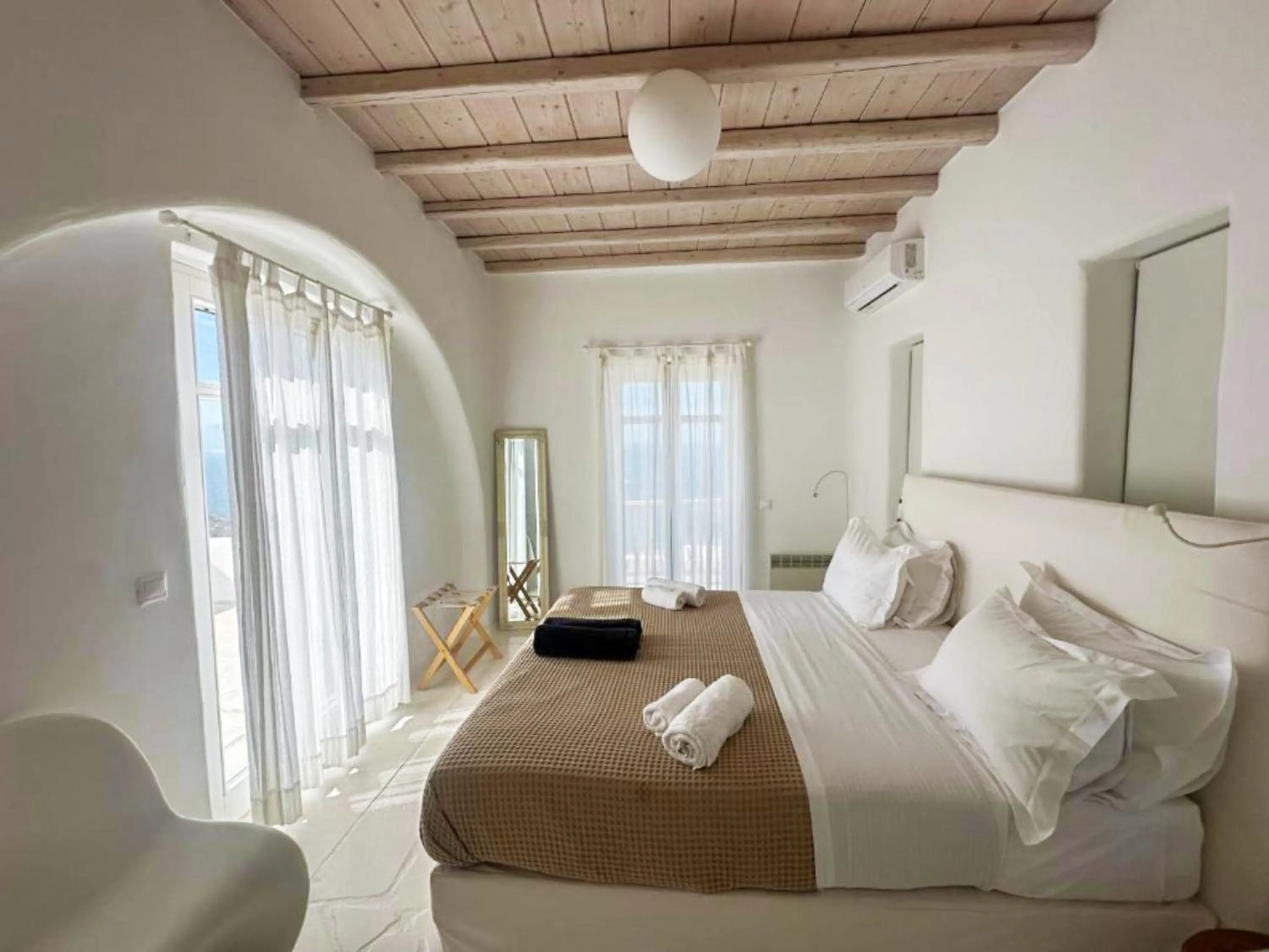 Bedroom in White Rock Suites & Villas