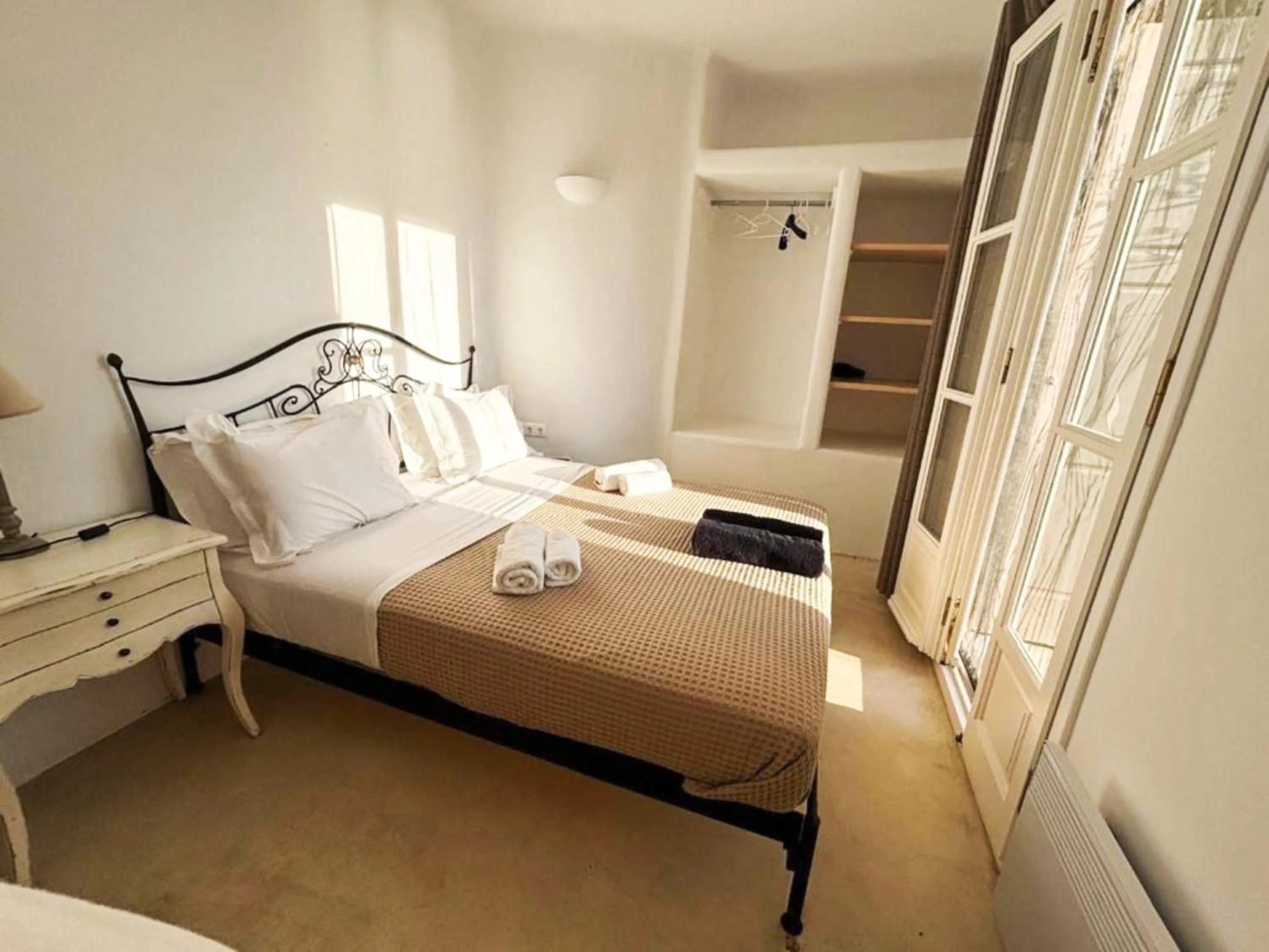 Bedroom in White Rock Suites & Villas