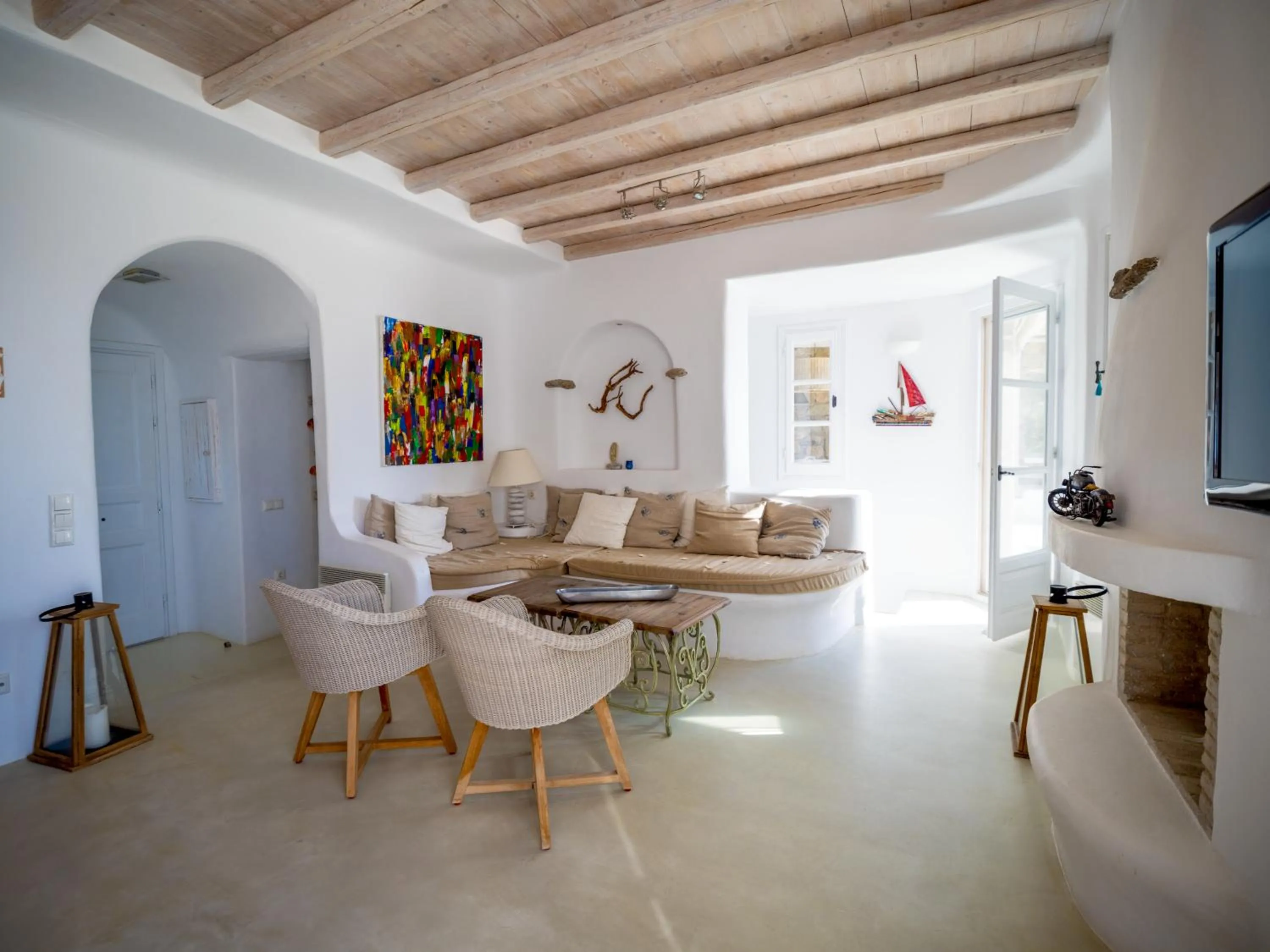 Seating area in White Rock Suites & Villas