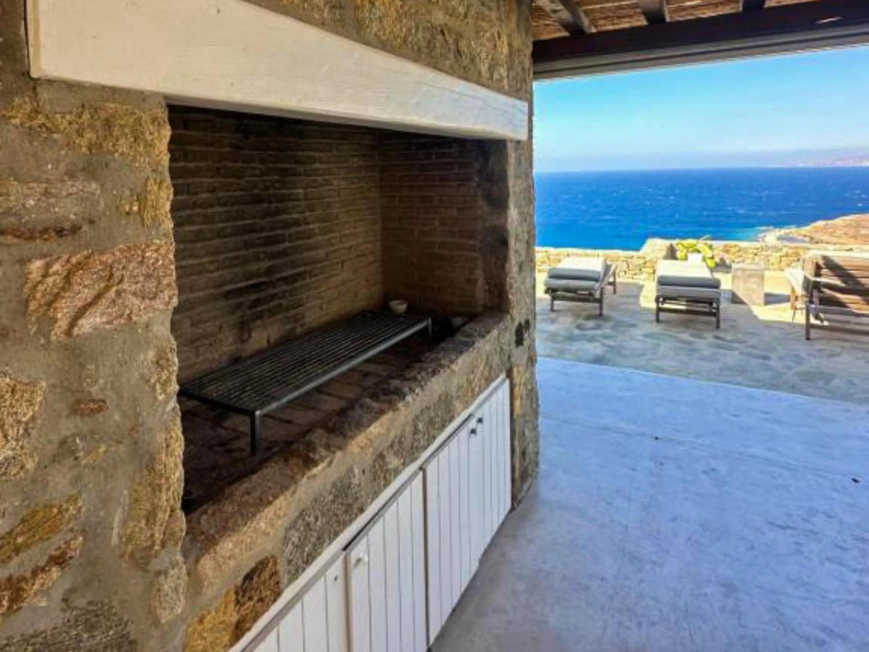 BBQ facilities in White Rock Suites & Villas