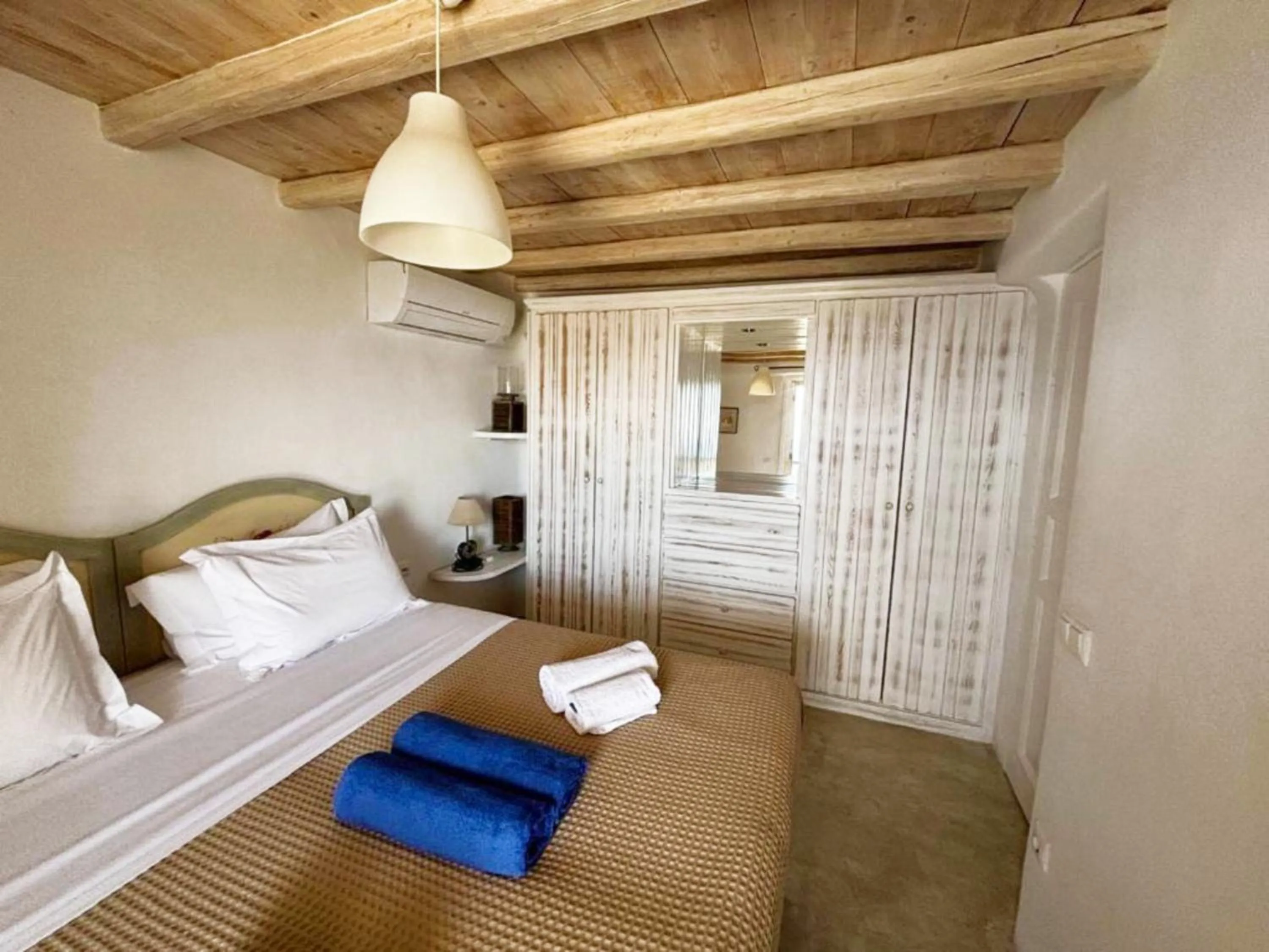 Bedroom in White Rock Suites & Villas