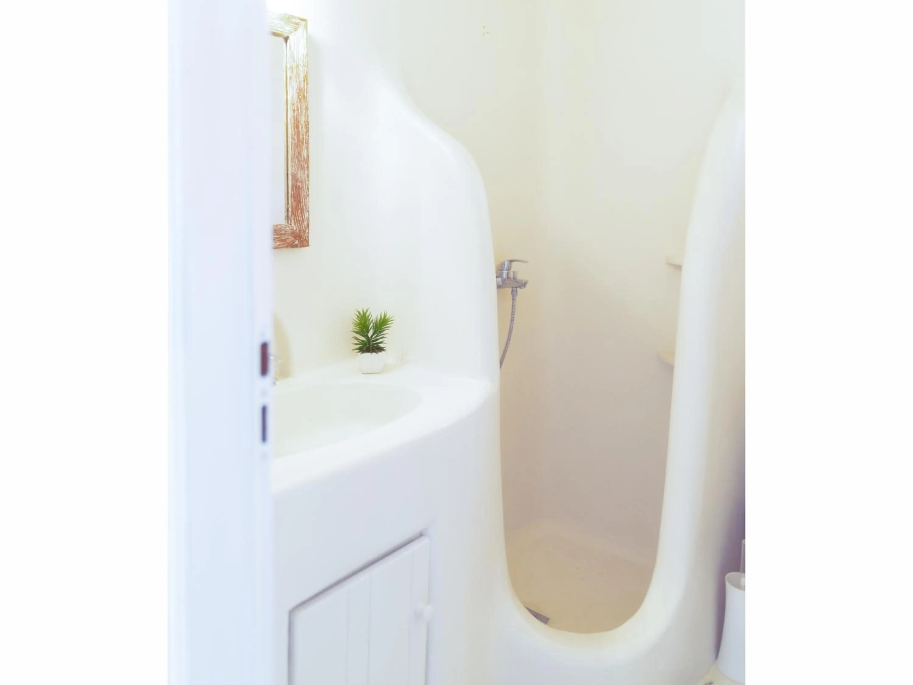 Shower in White Rock Suites & Villas