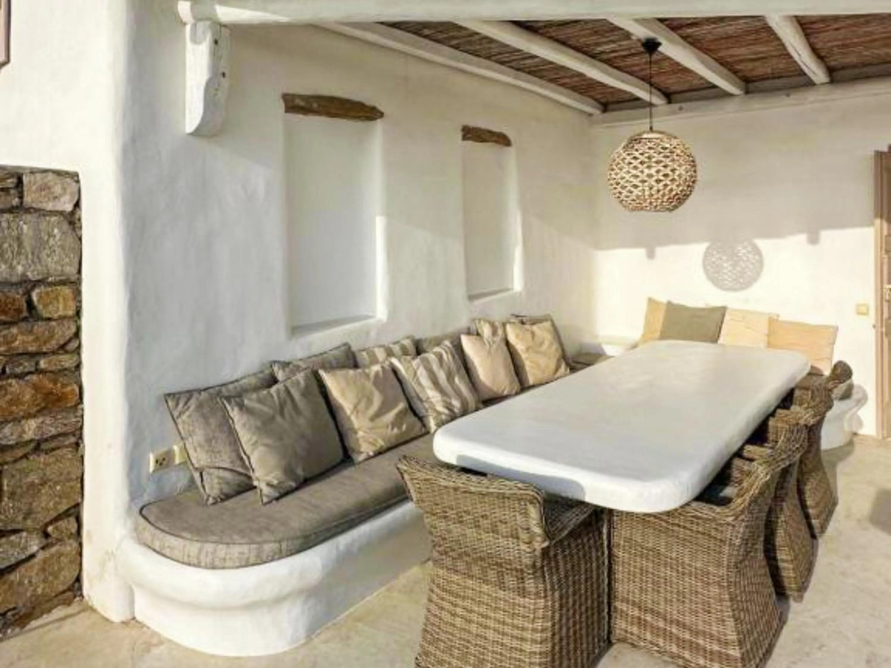 Patio in White Rock Suites & Villas