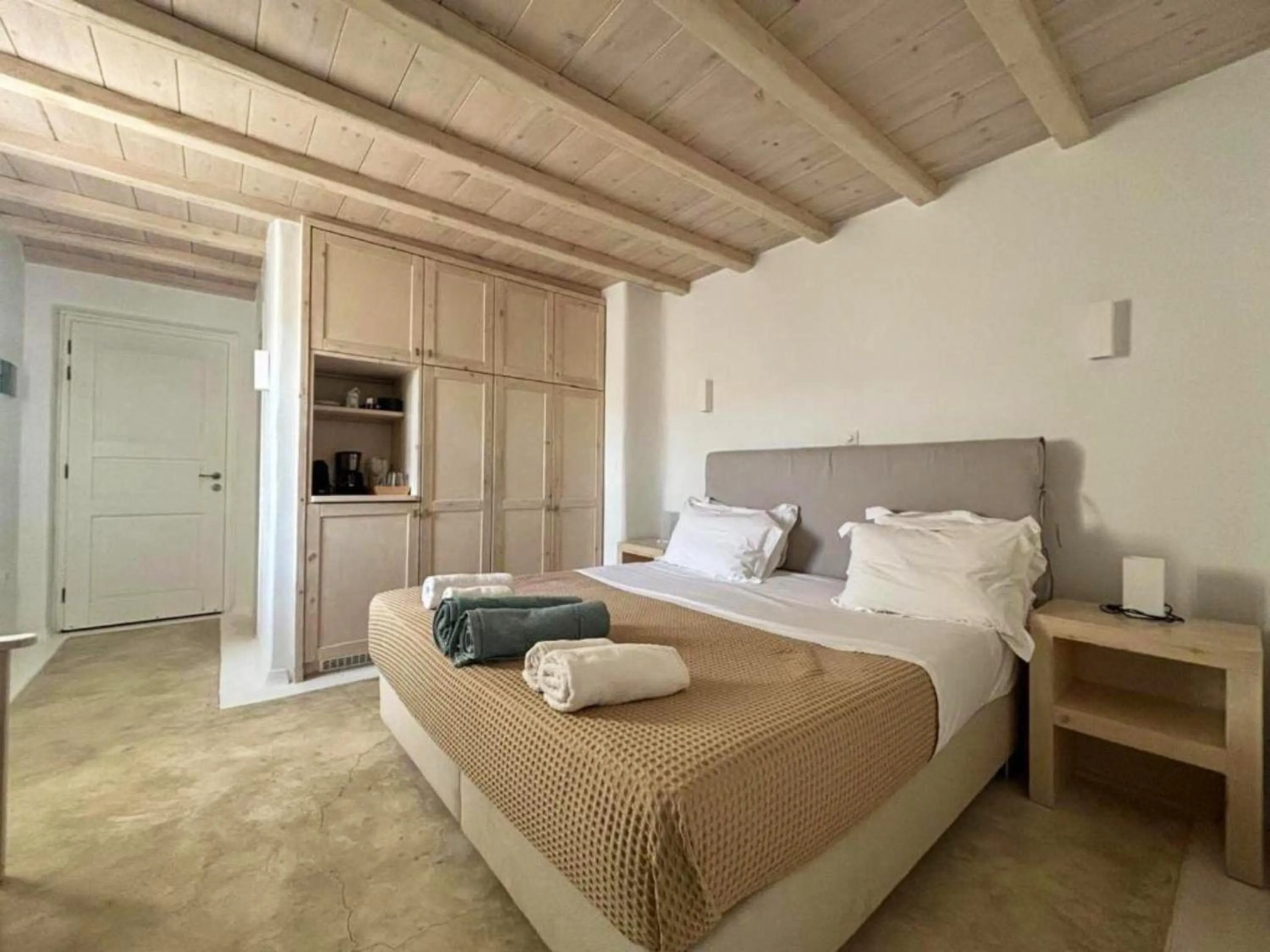 Bedroom in White Rock Suites & Villas