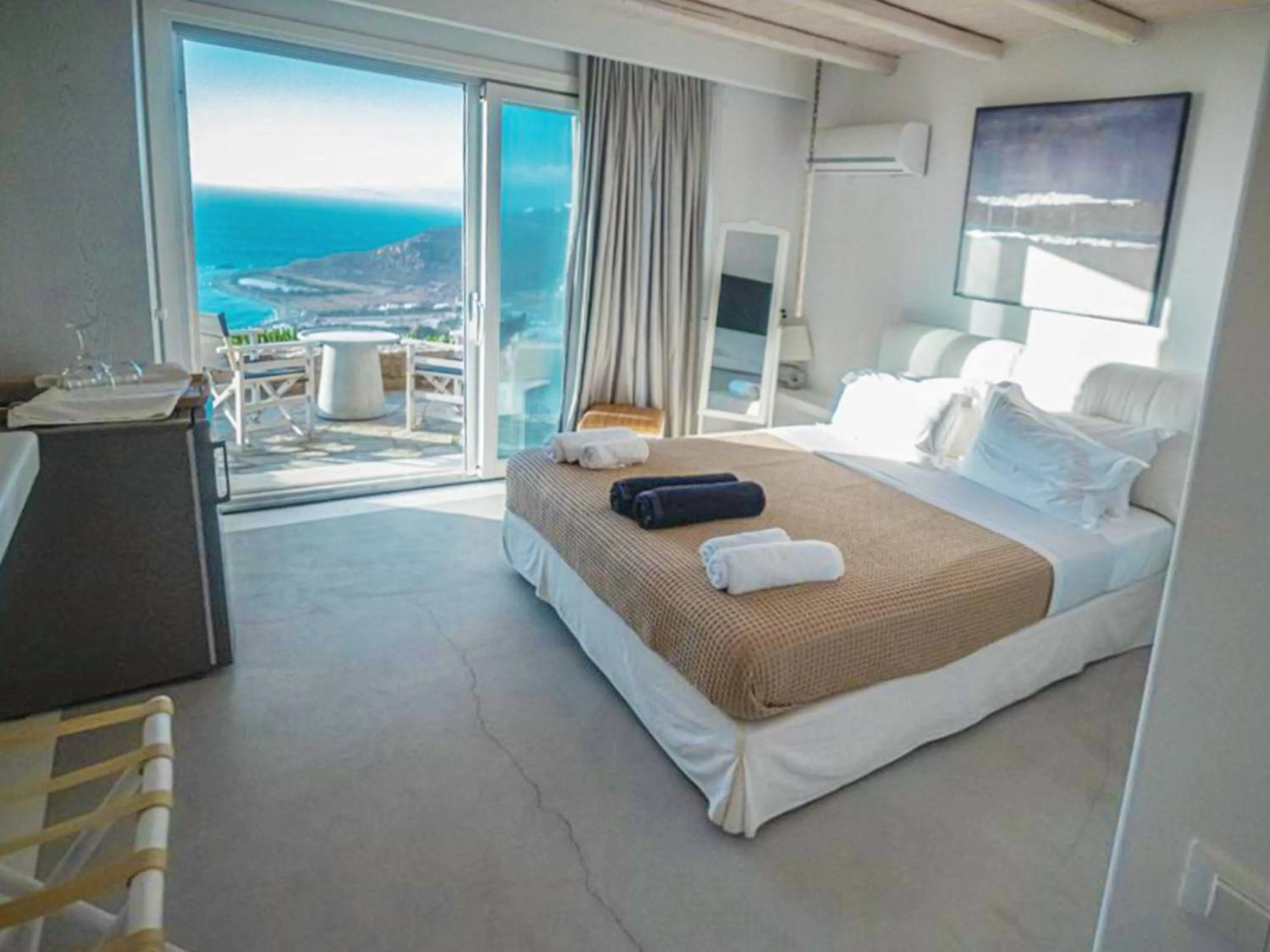 Bedroom in White Rock Suites & Villas
