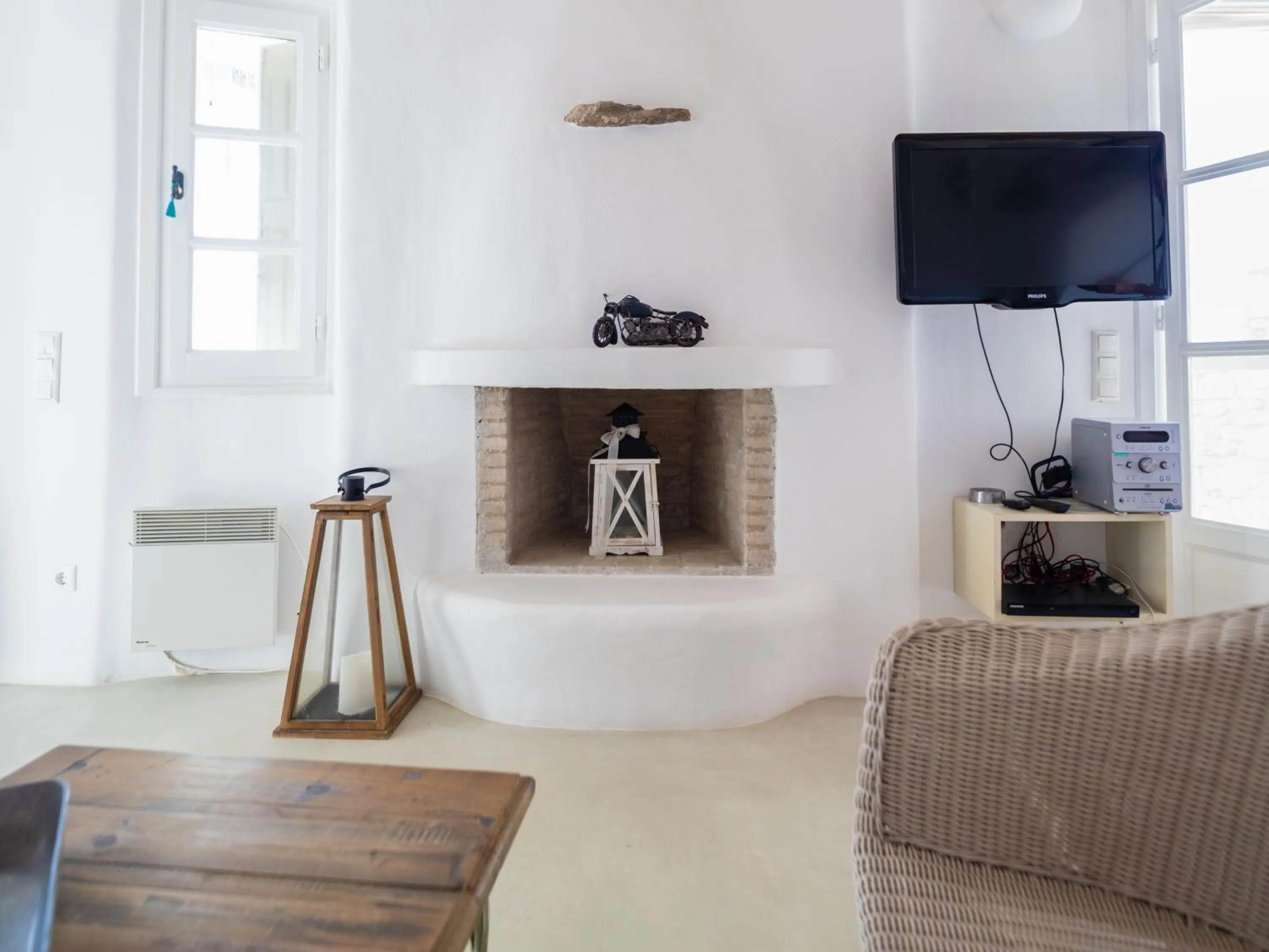 Seating area in White Rock Suites & Villas
