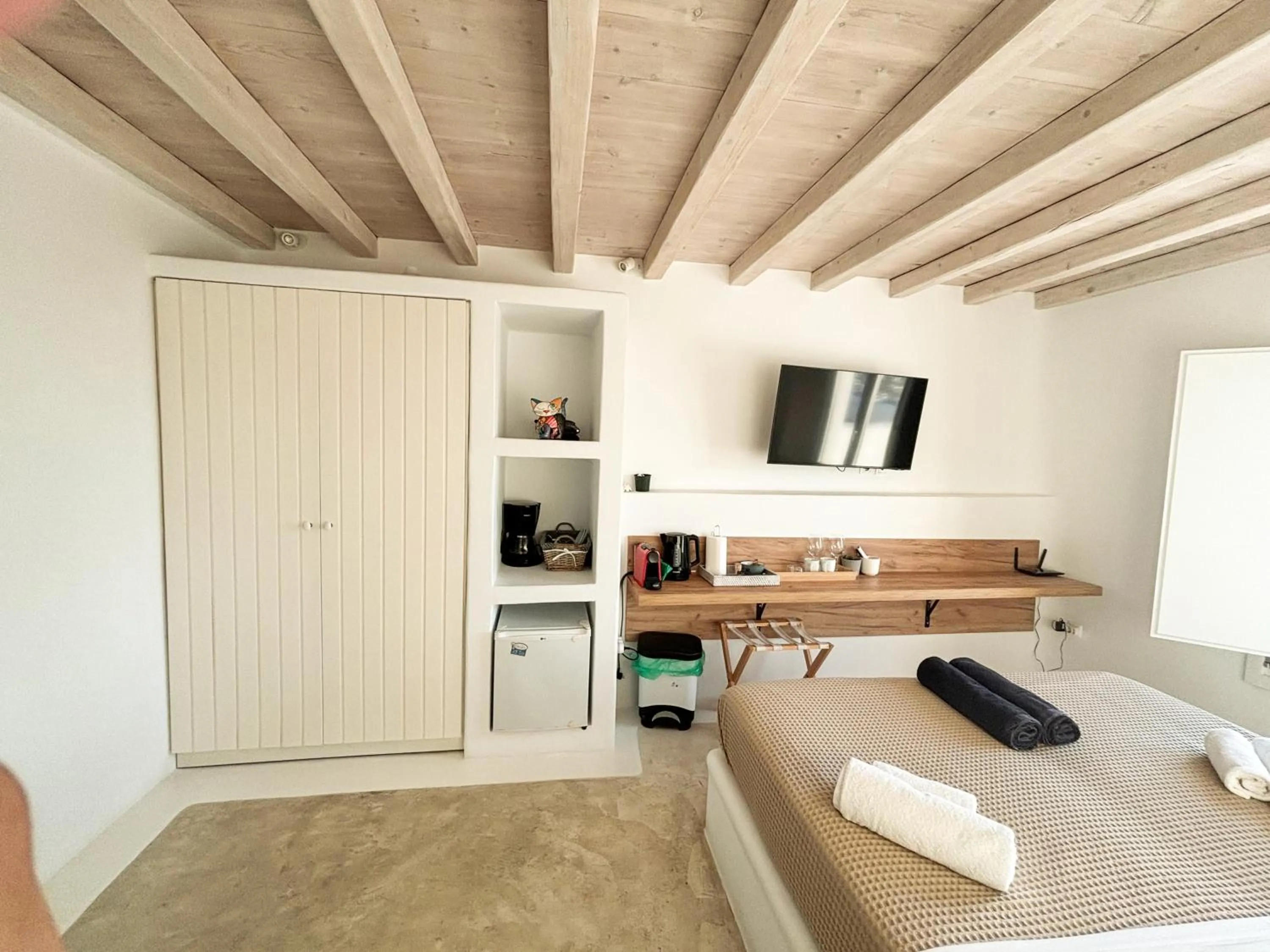 Photo of the whole room in White Rock Suites & Villas