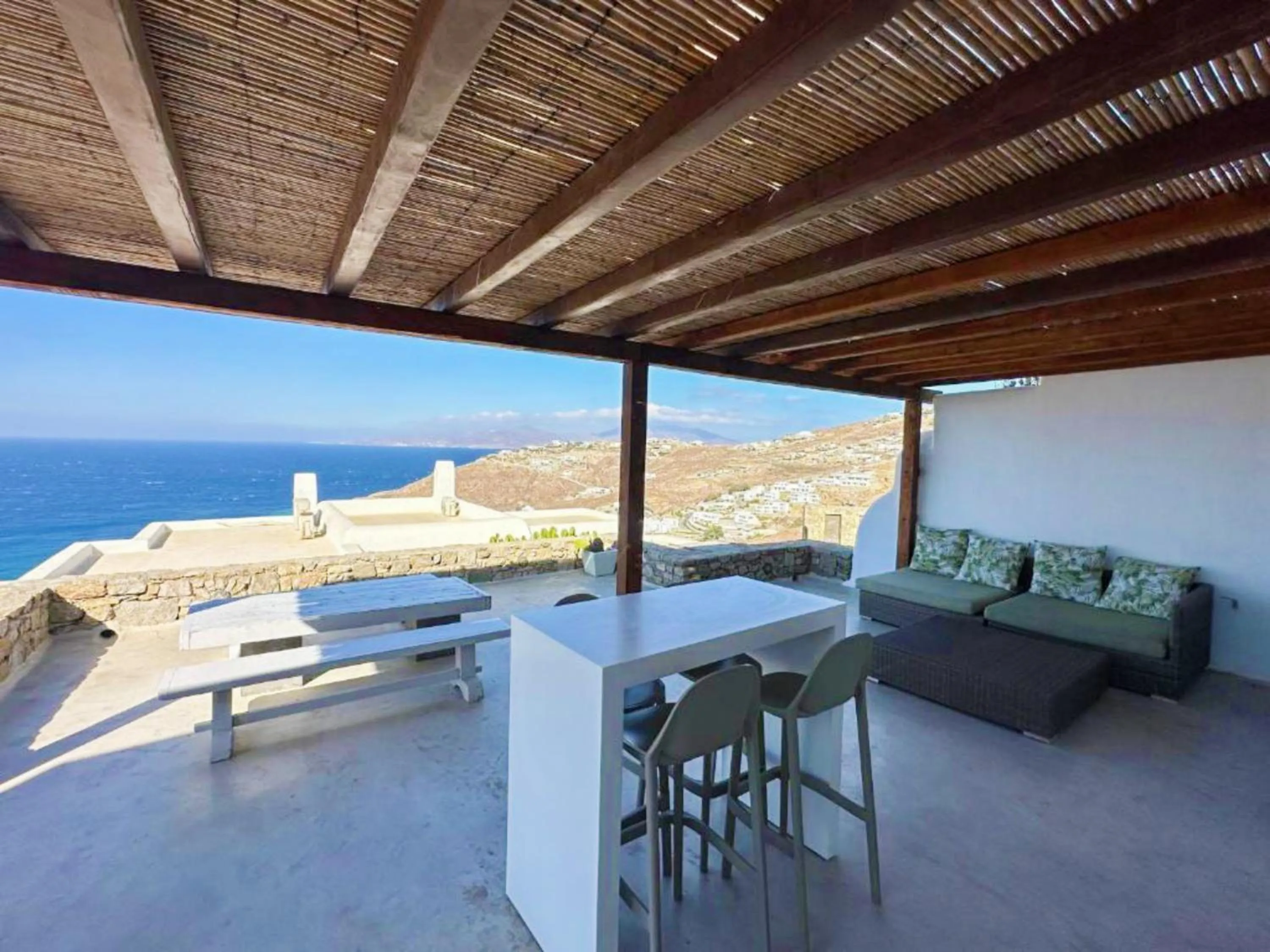 Patio in White Rock Suites & Villas