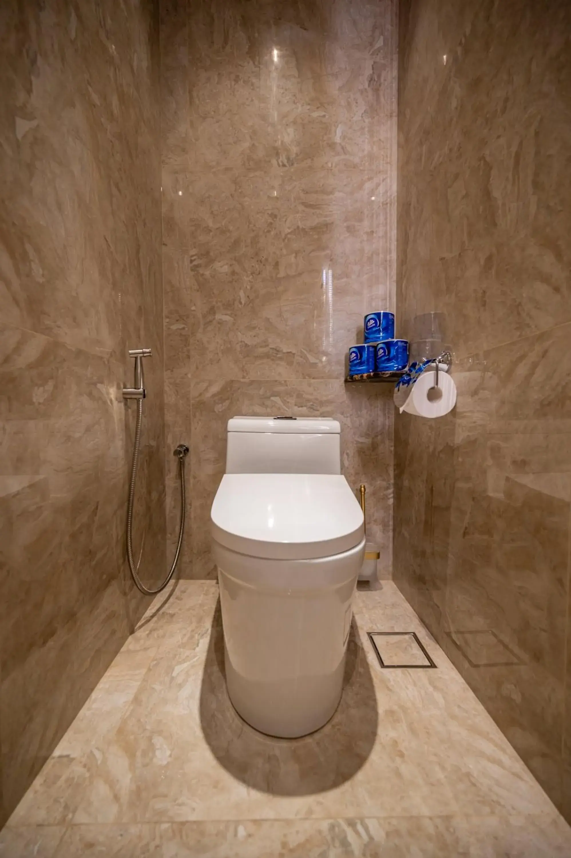 Toilet in A Residence @ Between Hilton & Cititel Hotel Toilet in A Residence @ Between Hilton & Cititel Hotel