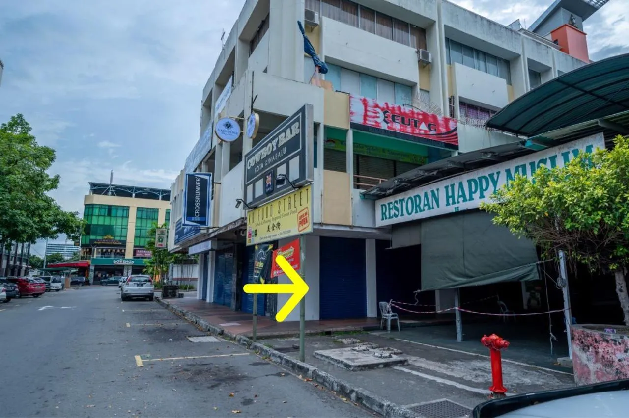 A Residence @ Between Hilton & Cititel Hotel