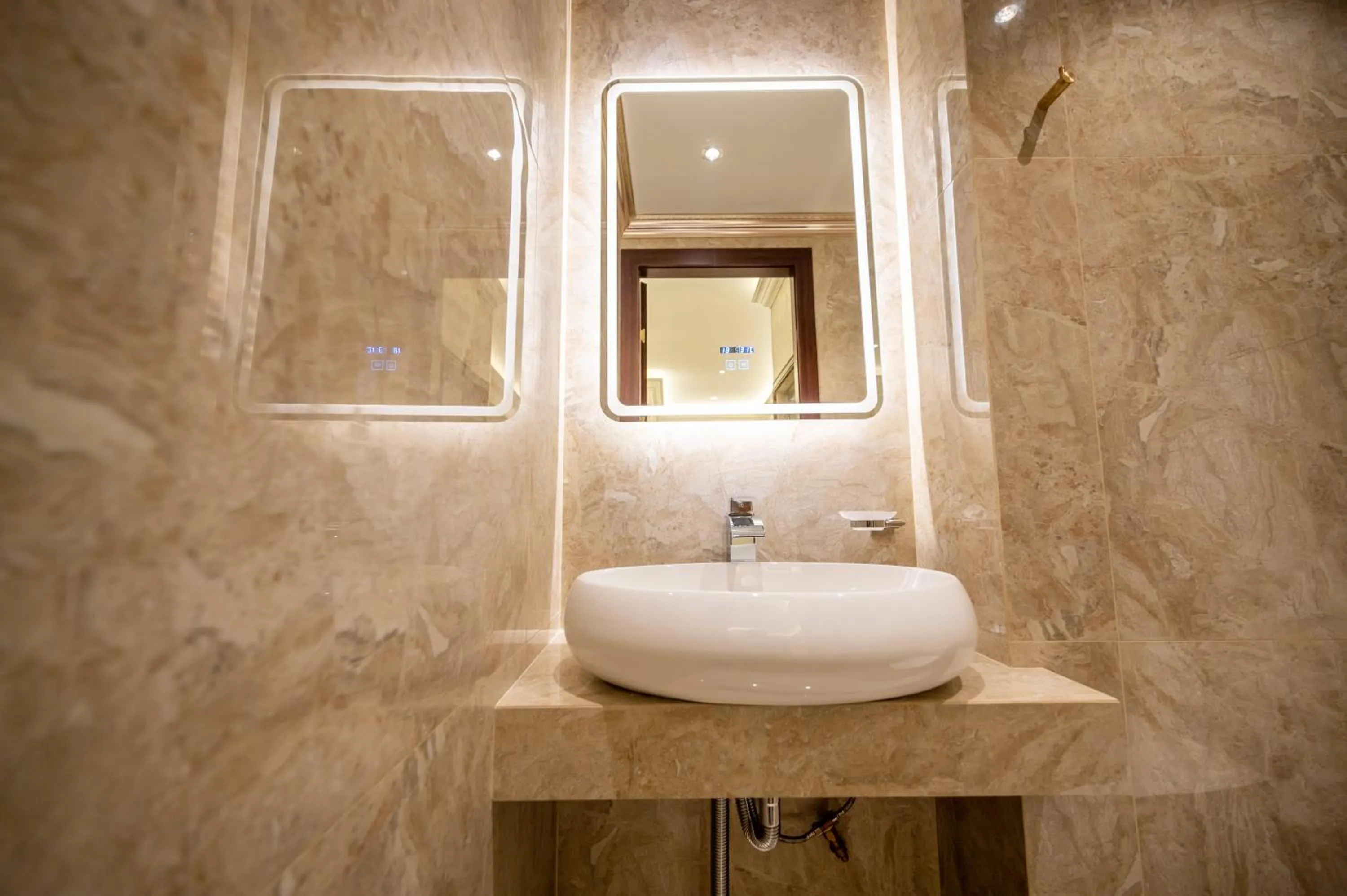 Toilet in ACJ Residence @ Beside Cititel Hotel