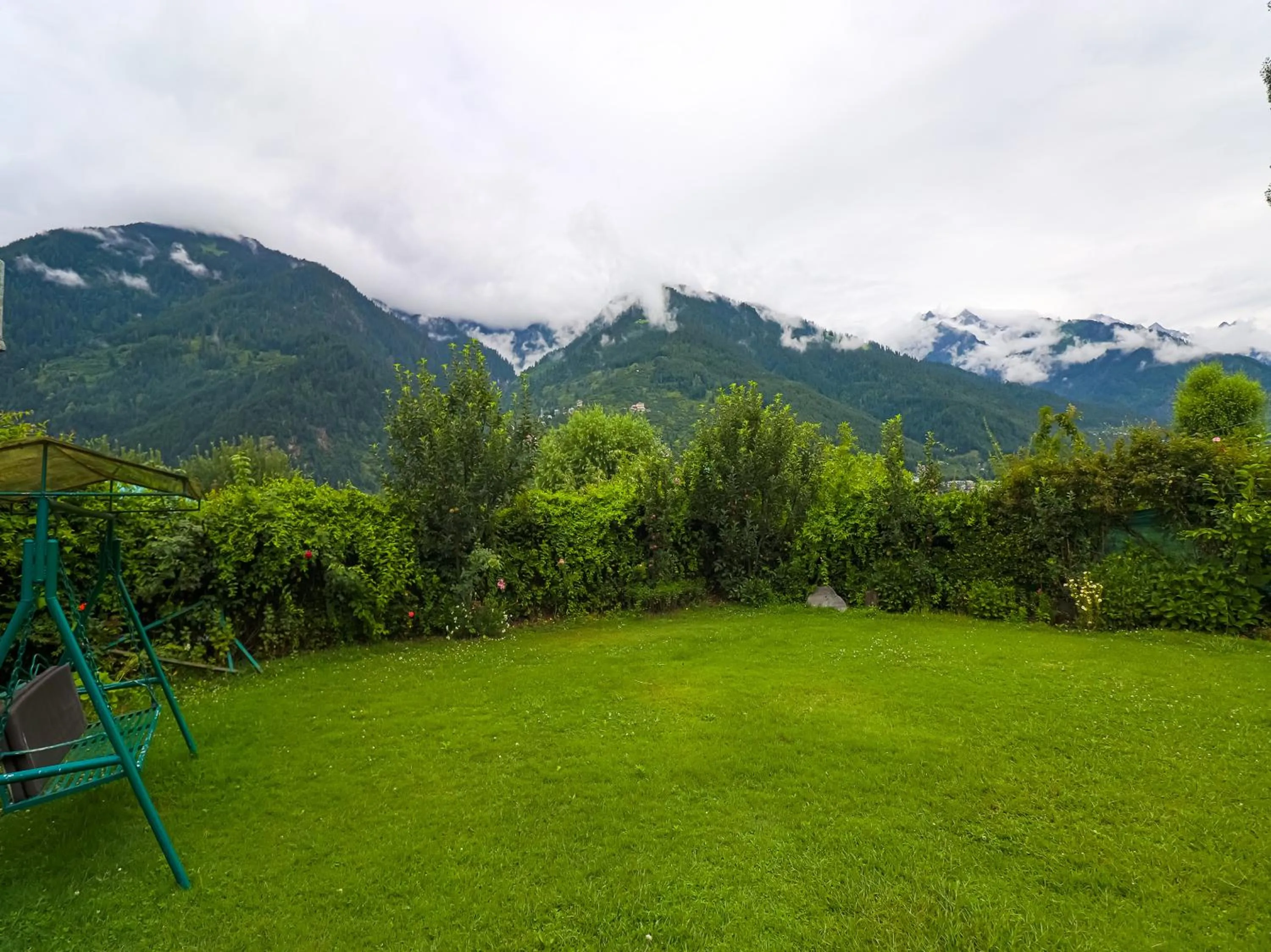 Garden in The Byke Neelkanth Manali