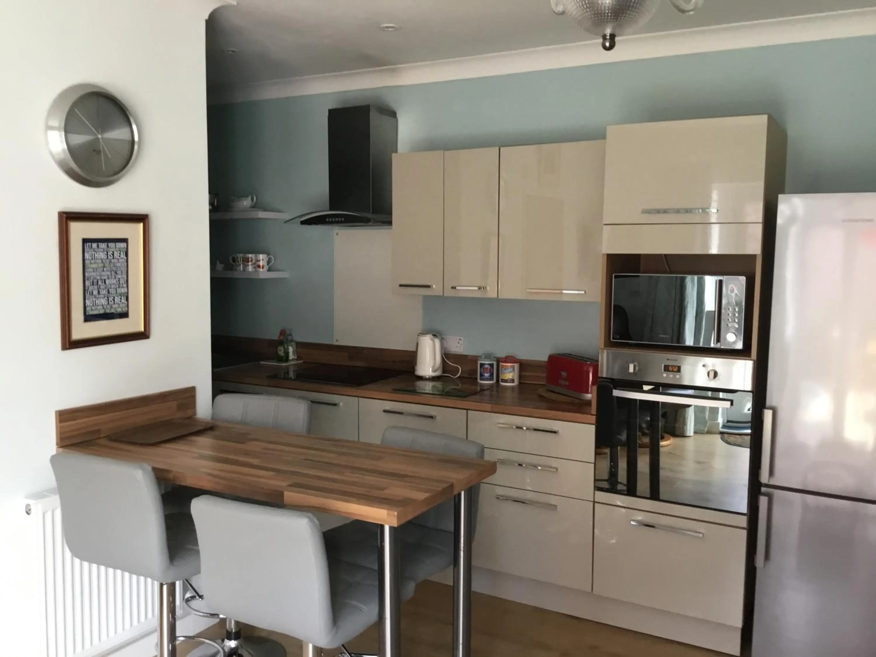 Kitchen or kitchenette in Strawberry Fields