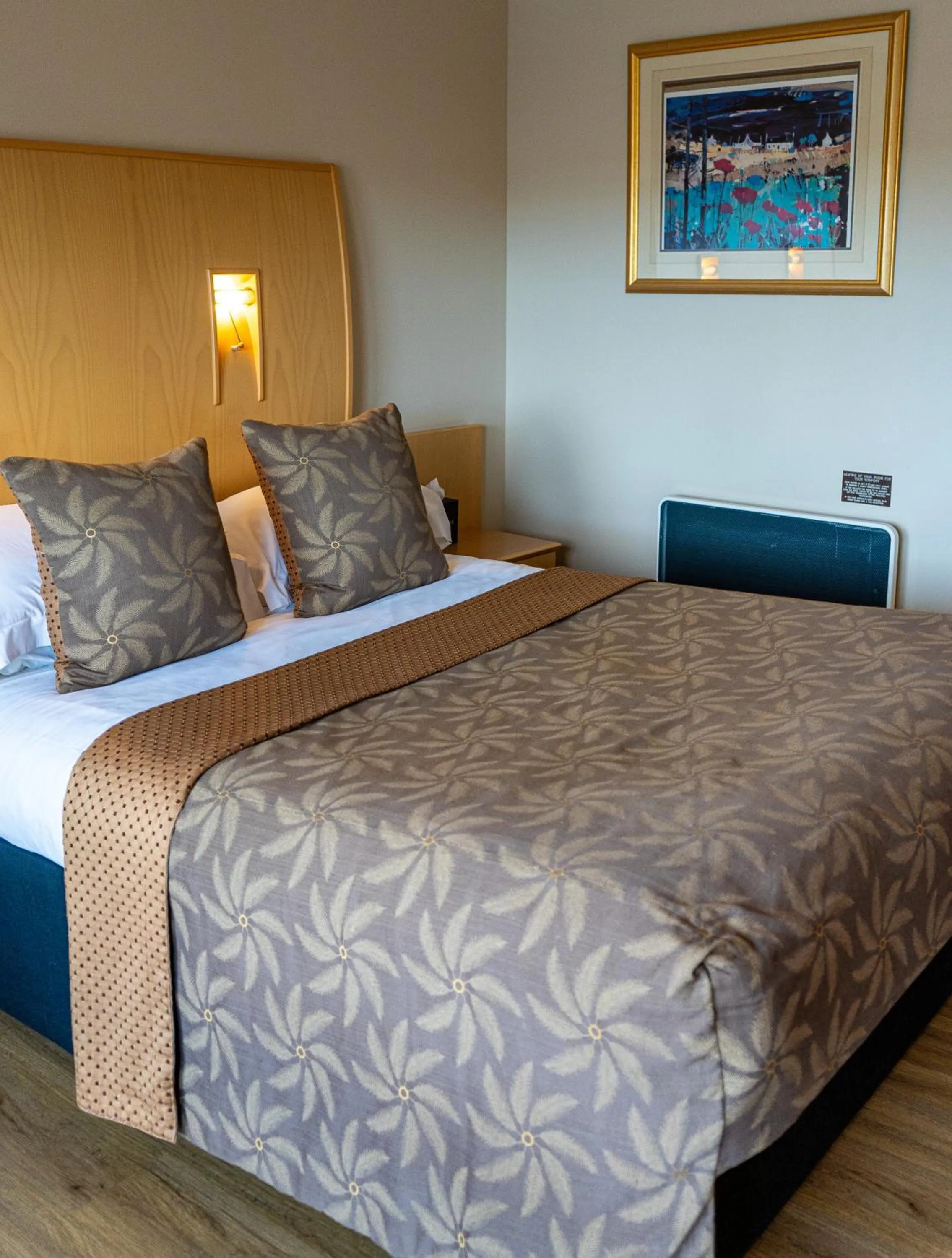 Bed in The Mansefield Hotel