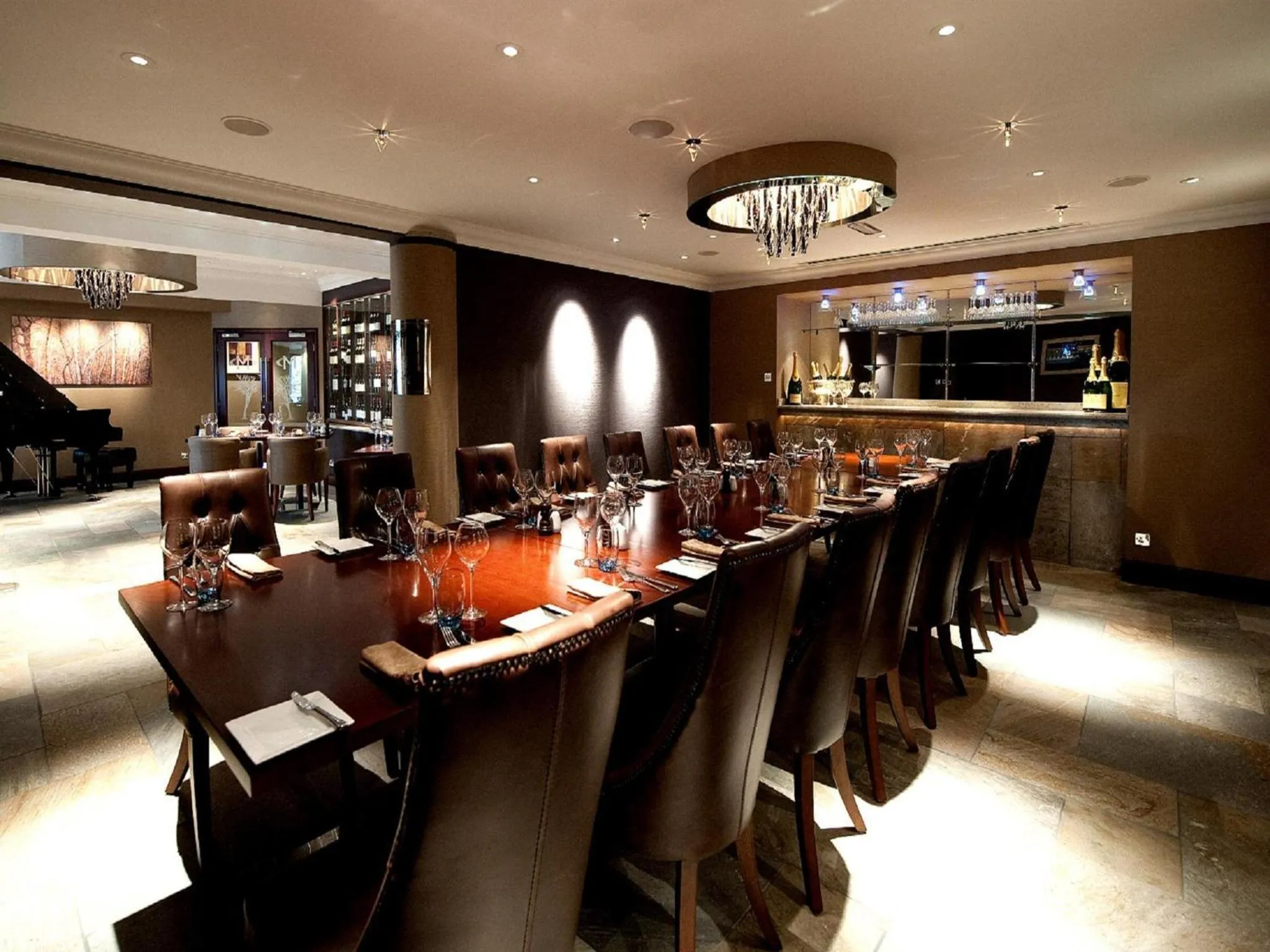 Restaurant/places to eat in The Mansefield Hotel