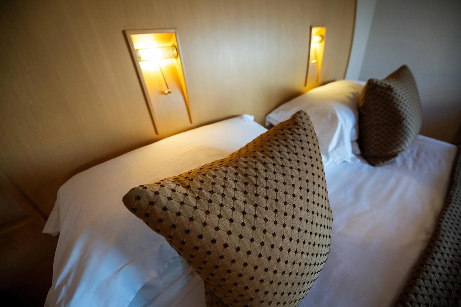 Bed in The Mansefield Hotel