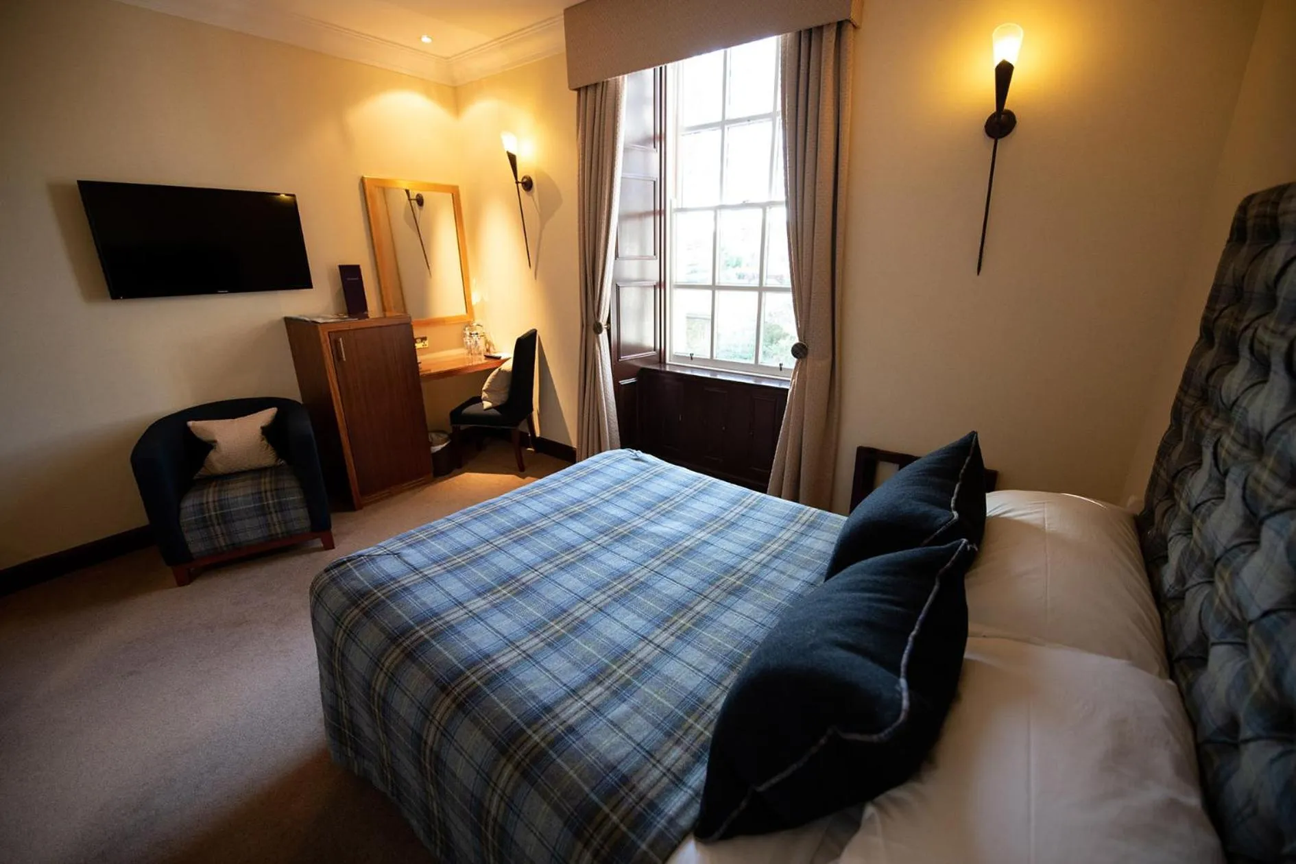 Bed in The Mansefield Hotel