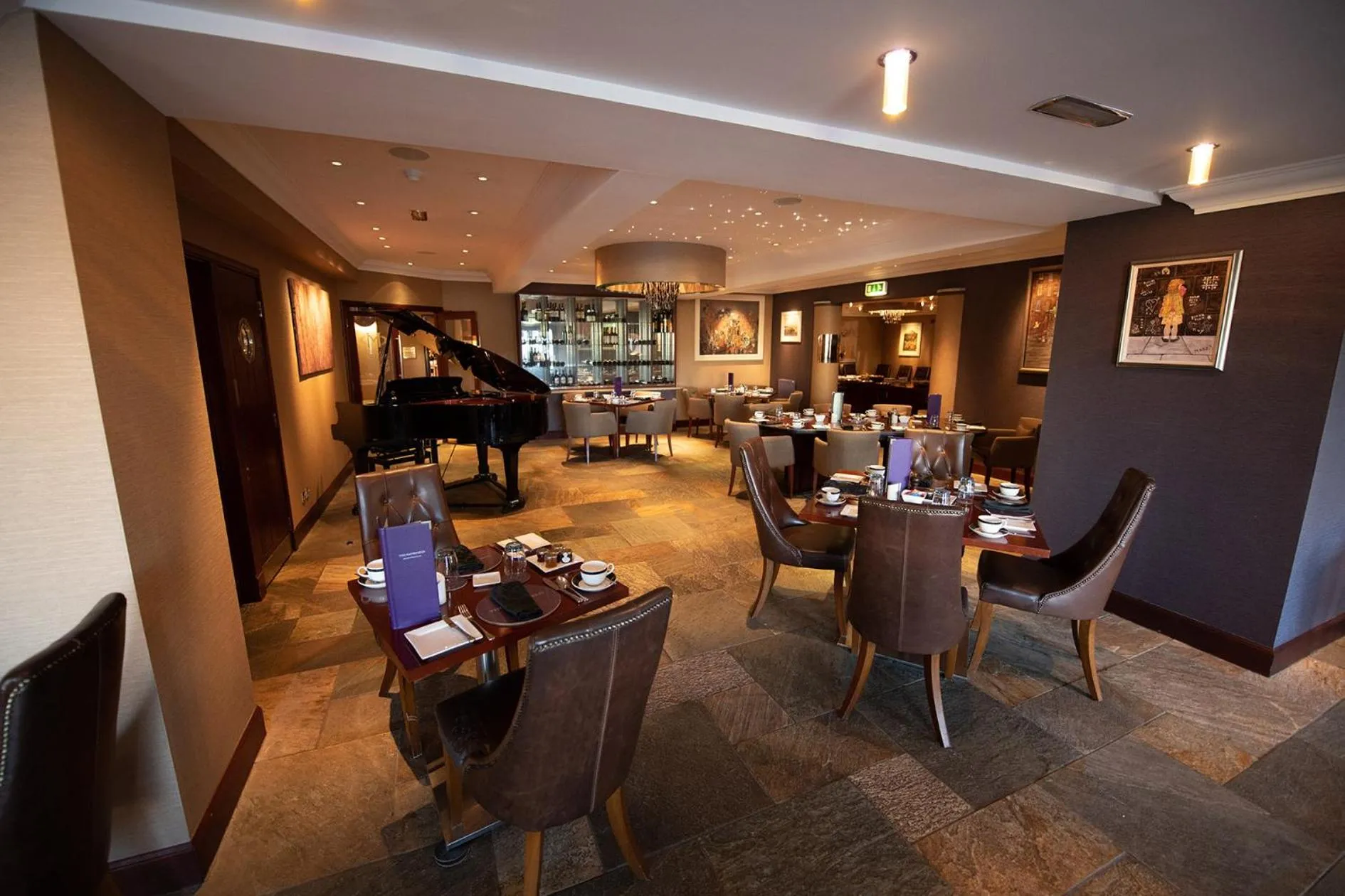 Restaurant/places to eat in The Mansefield Hotel