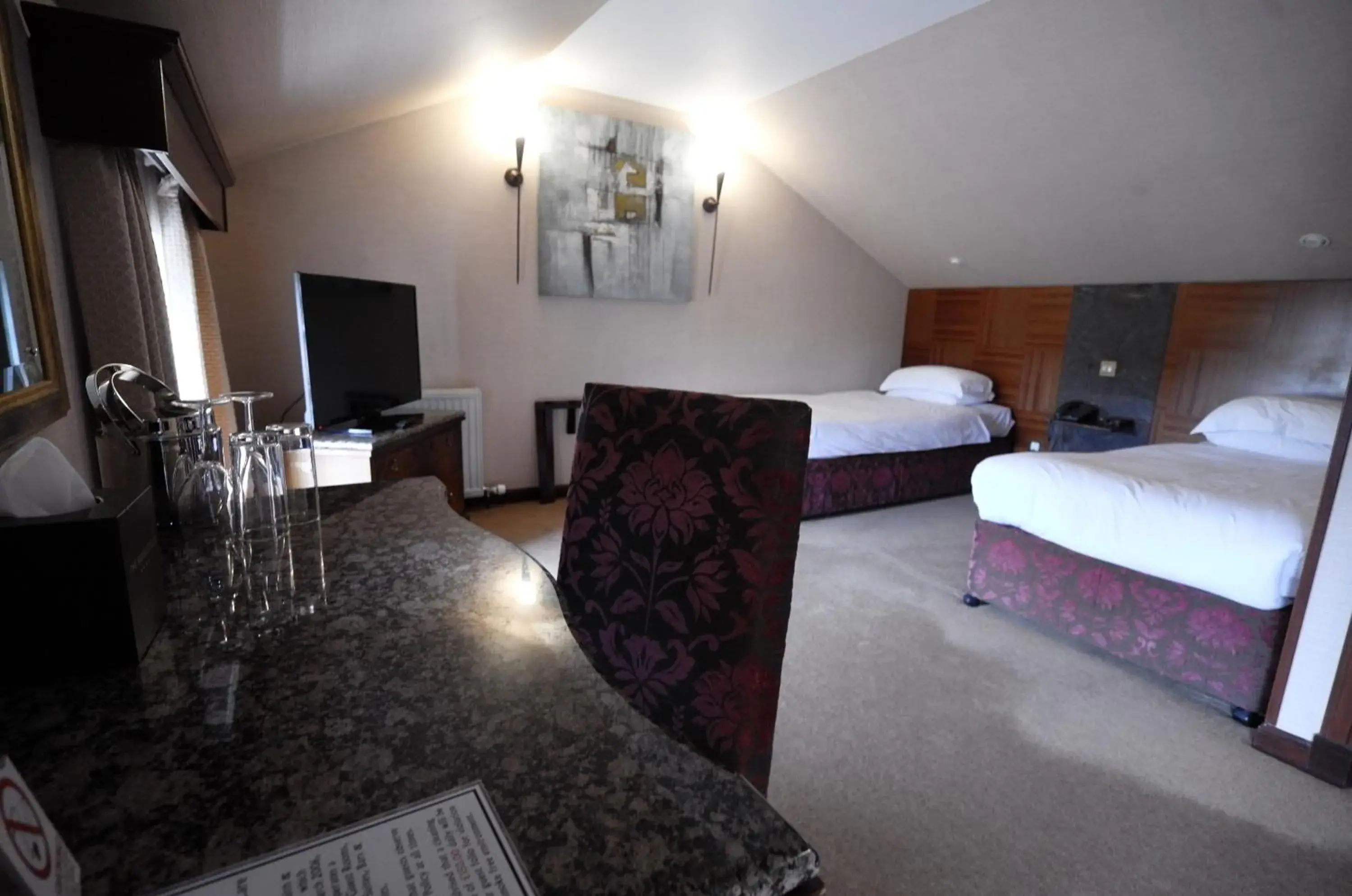 Classic Twin Room in The Mansefield Hotel Classic Twin Room in The Mansefield Hotel