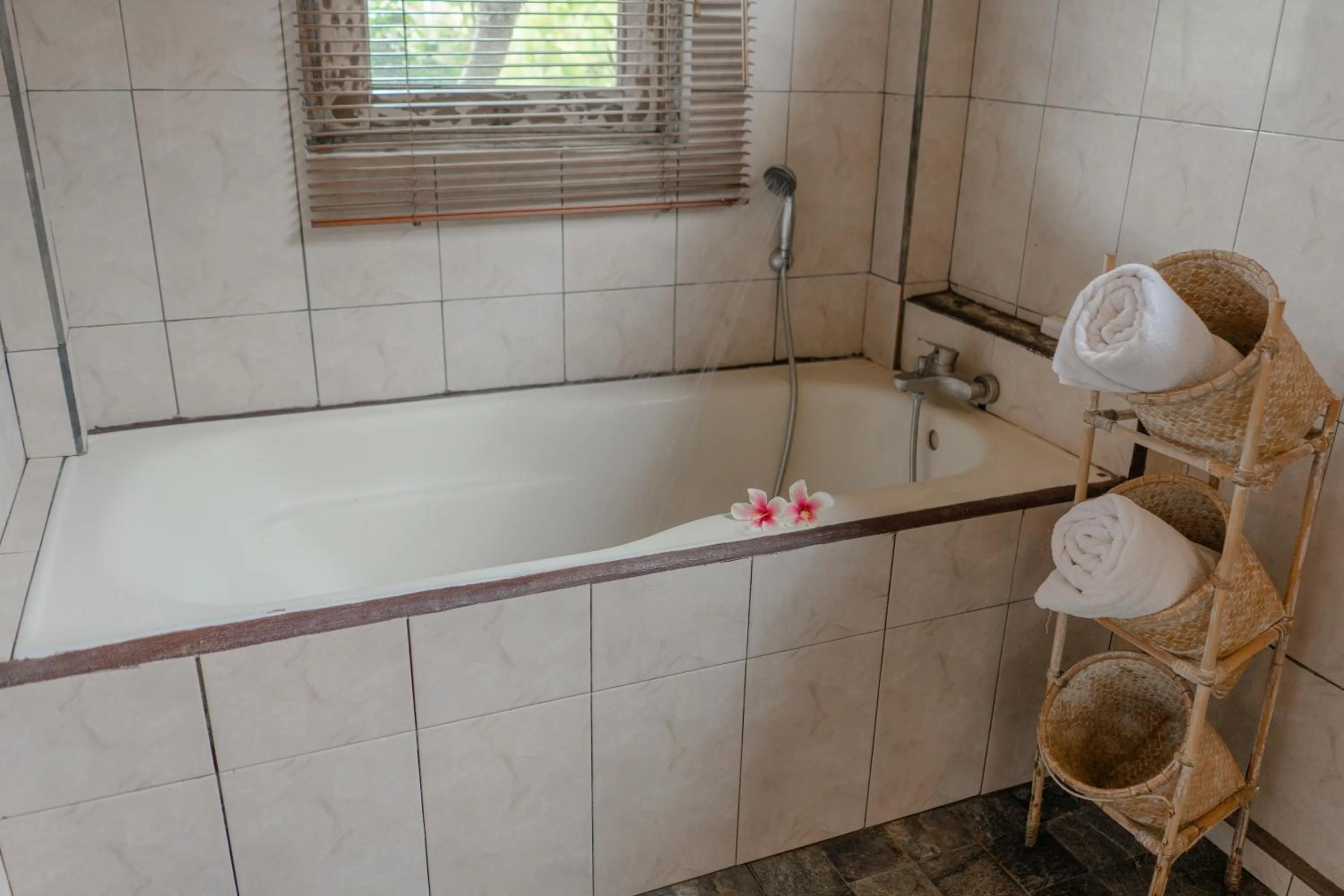 Bath in Ananda JJ Ubud Resort & Spa