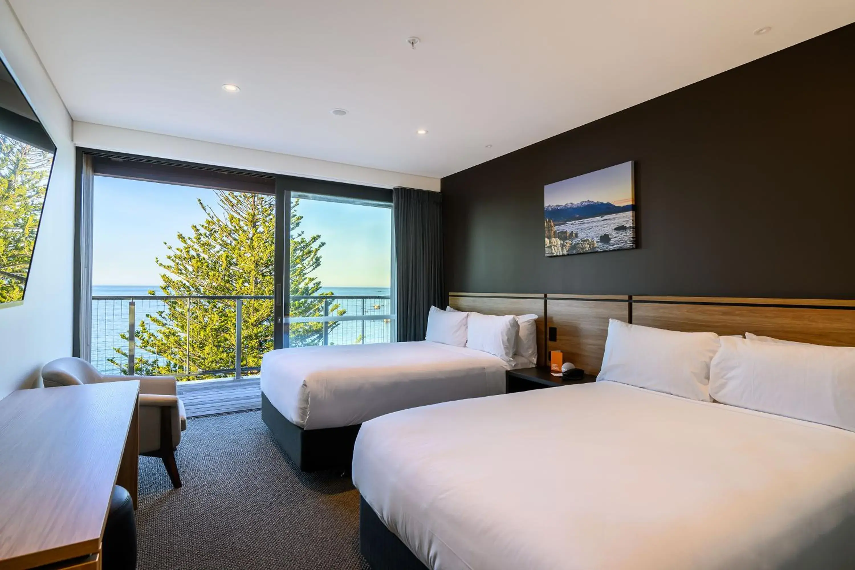 View (from property/room), Bed in Sudima Kaikōura View (from property/room), Bed in Sudima Kaikōura