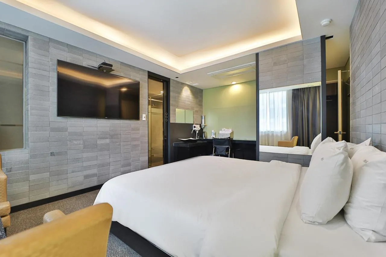 Bed in Moonbay Hotel