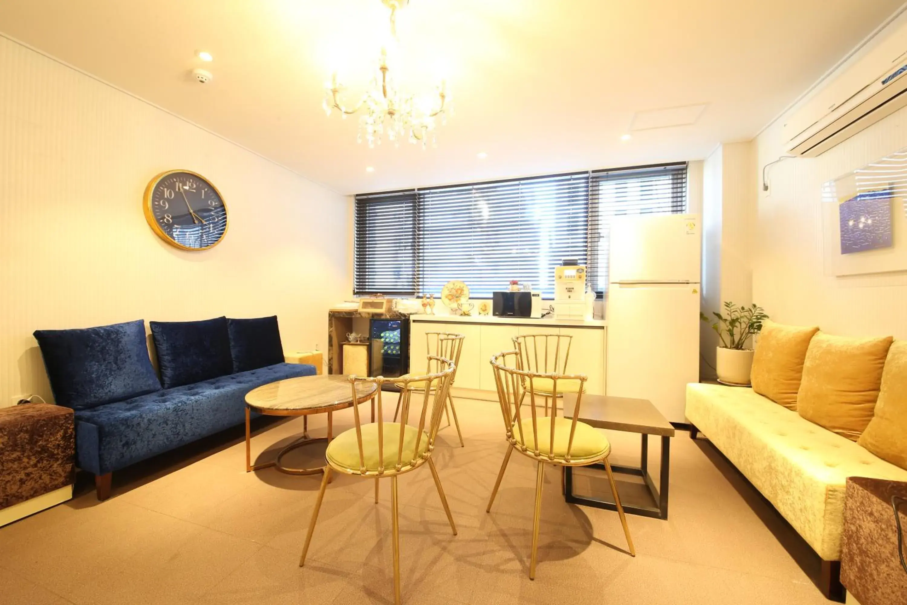 Restaurant/places to eat in Moonbay Hotel Restaurant/places to eat in Moonbay Hotel