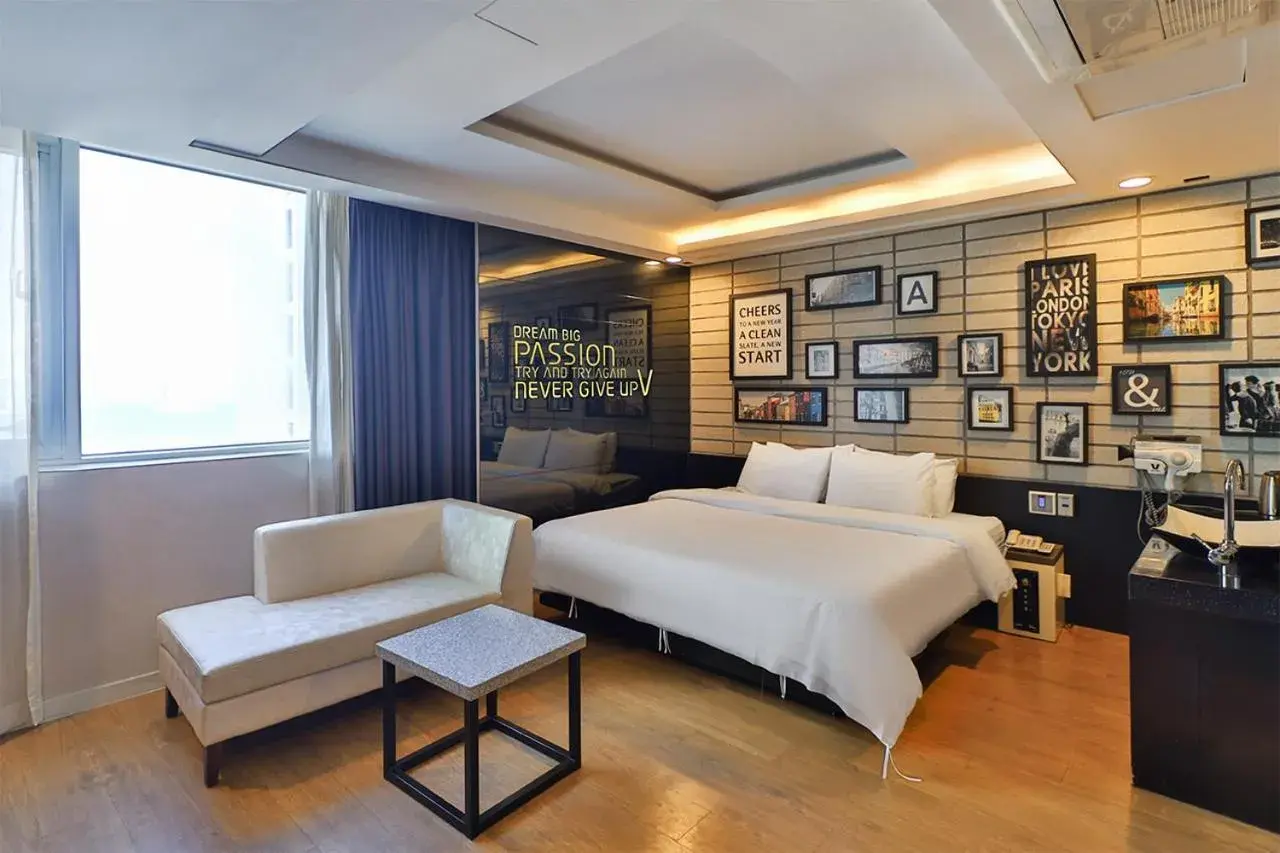 Bedroom, Bed in Moonbay Hotel Bedroom, Bed in Moonbay Hotel