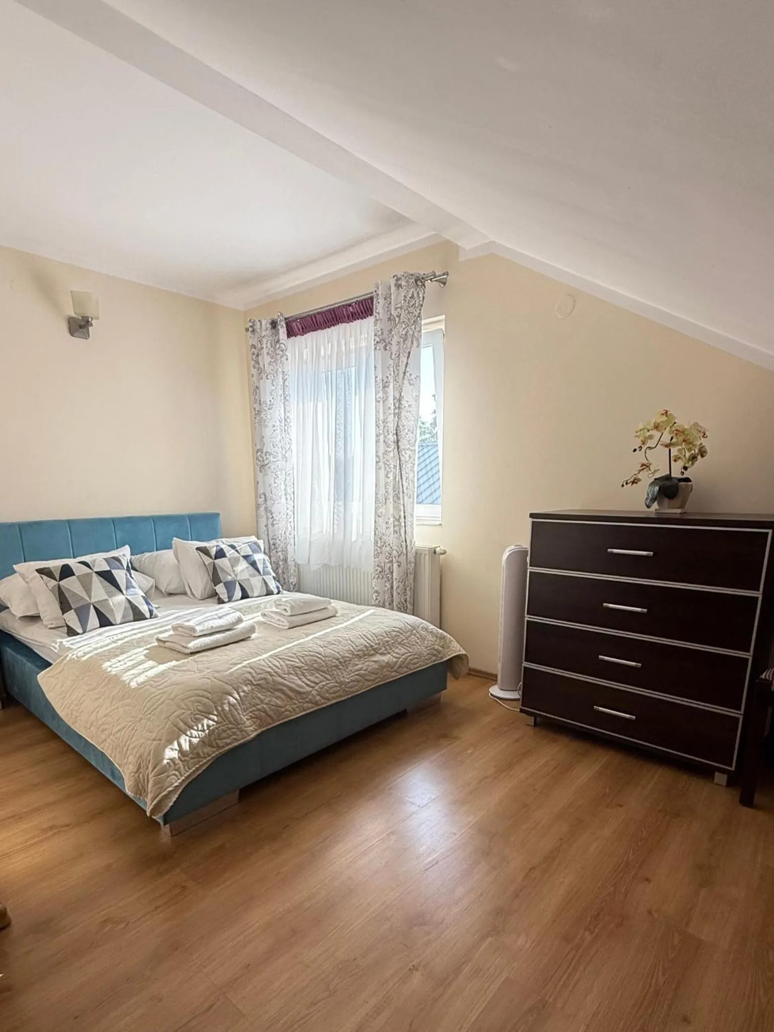 Bed in Laura