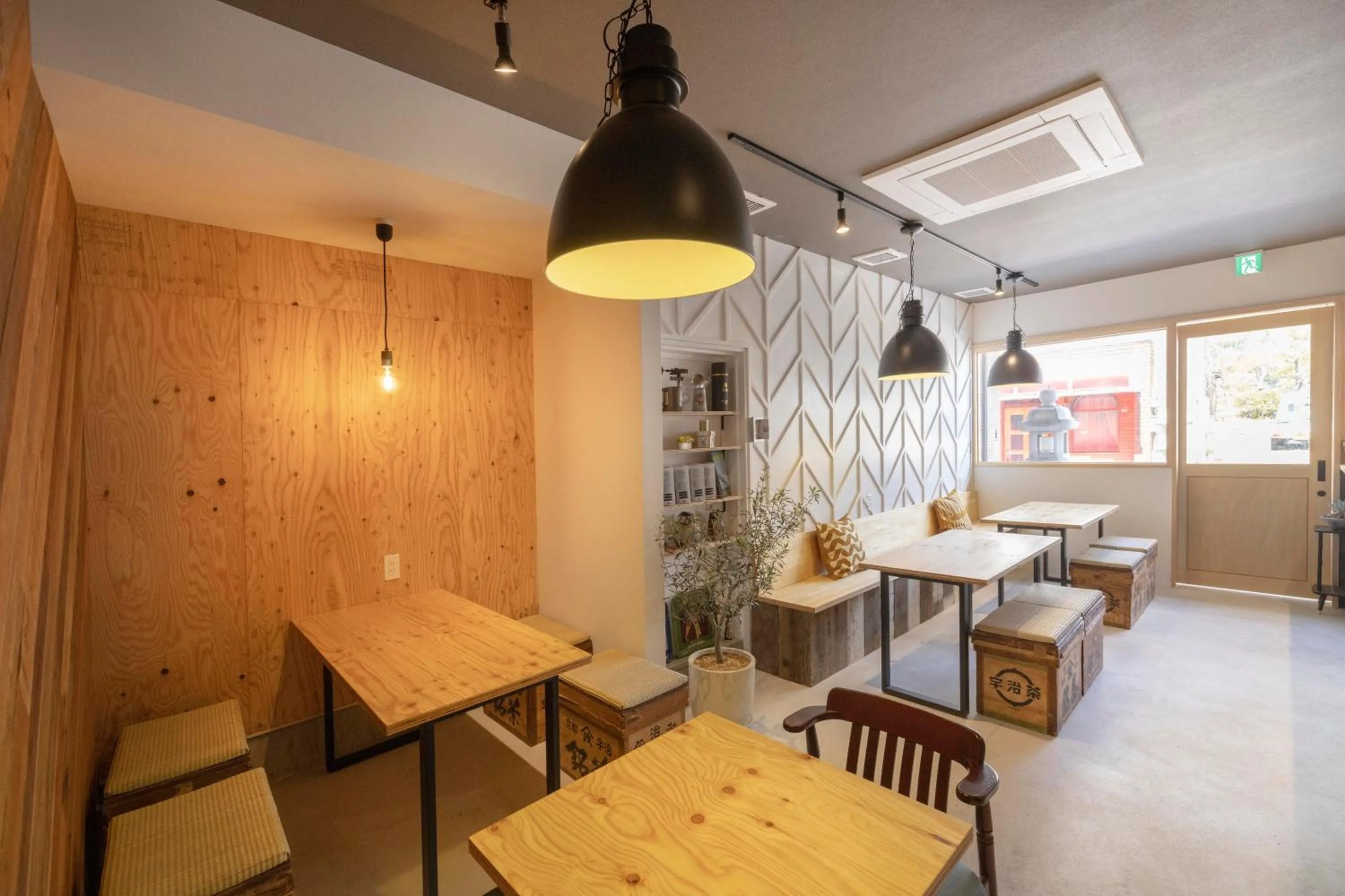 Restaurant/places to eat in Coliving & Cafe SANDO