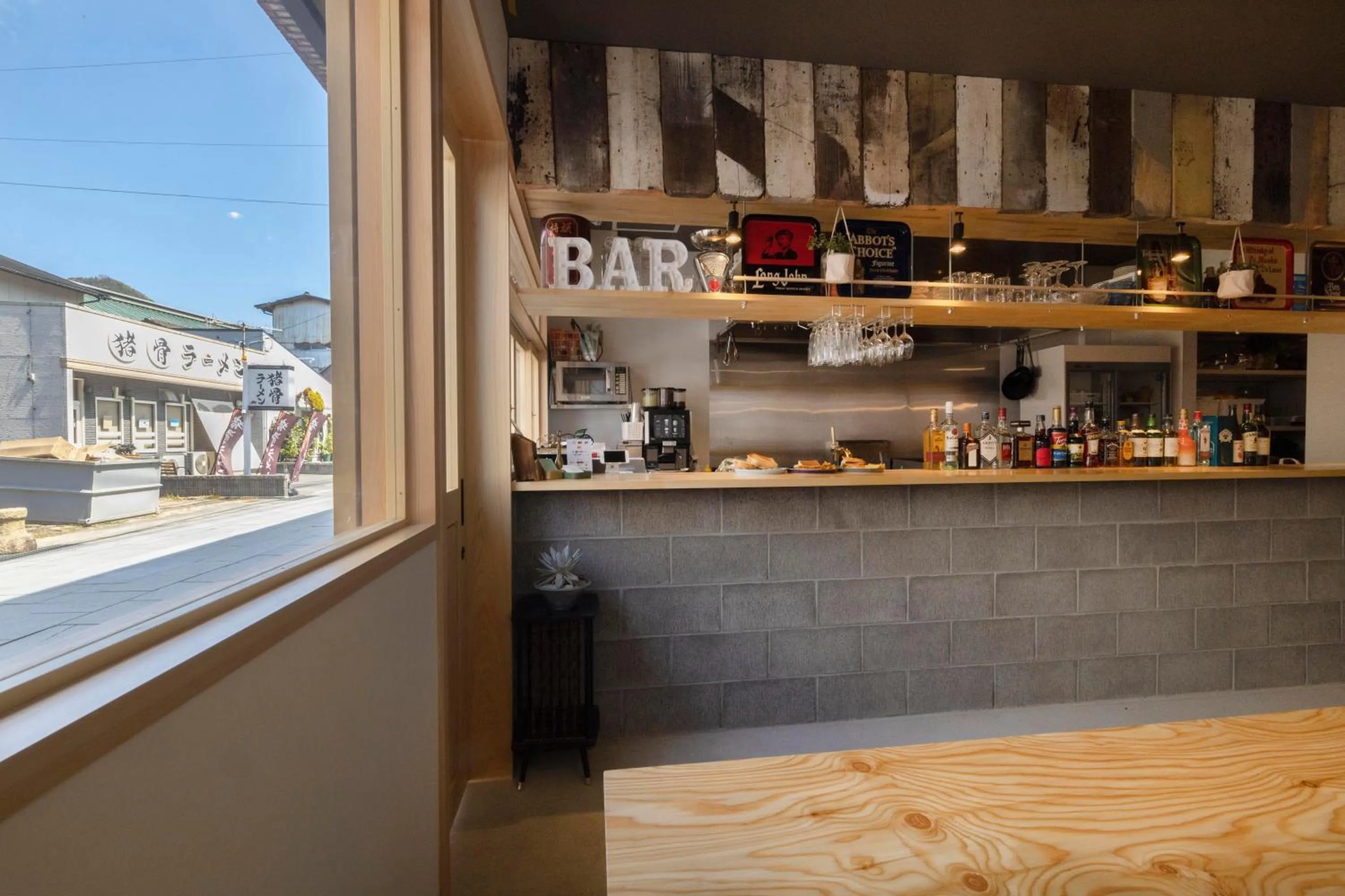 Restaurant/places to eat in Coliving & Cafe SANDO
