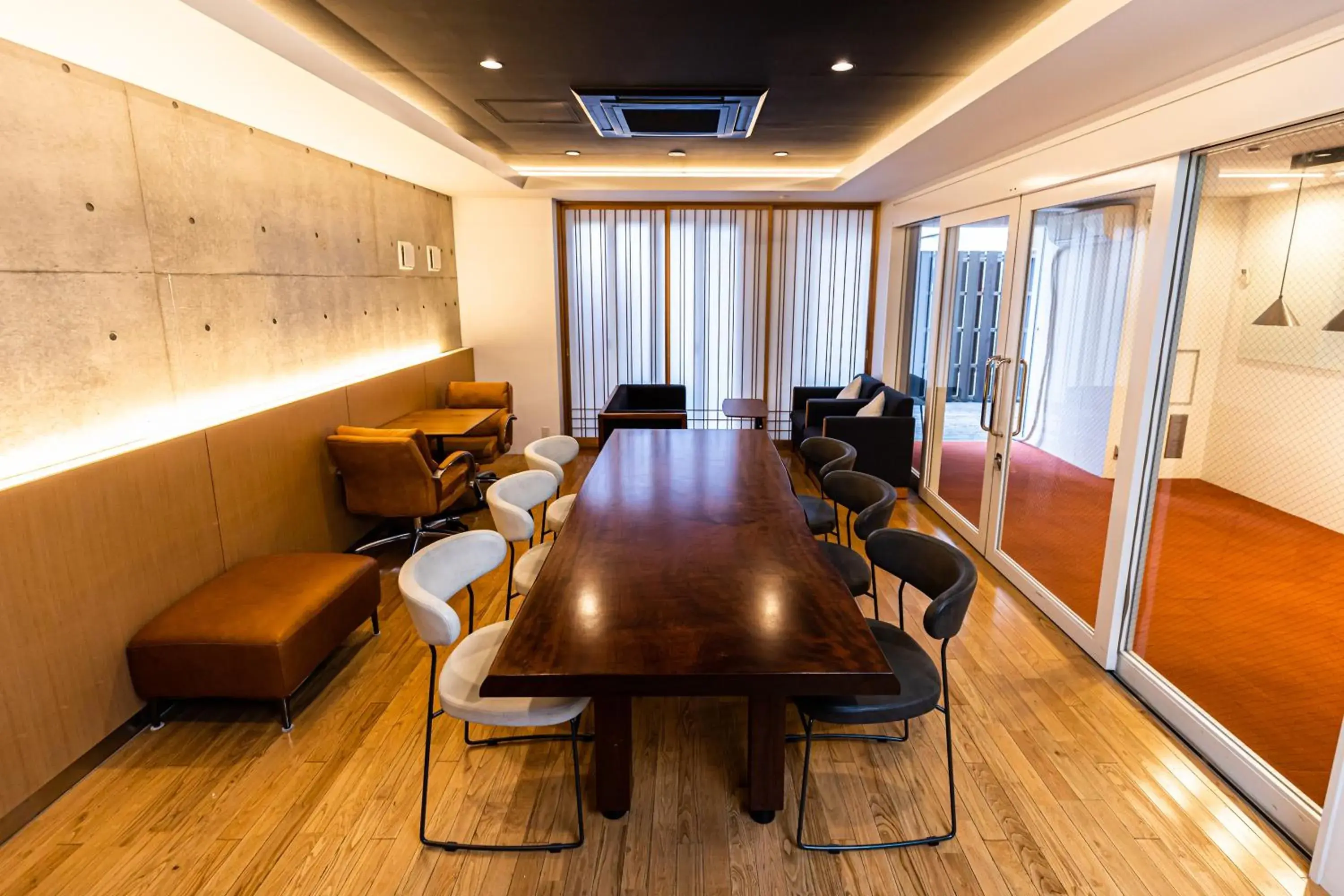 Lounge or bar in Minn Shin-Osaka Lounge or bar in Minn Shin-Osaka