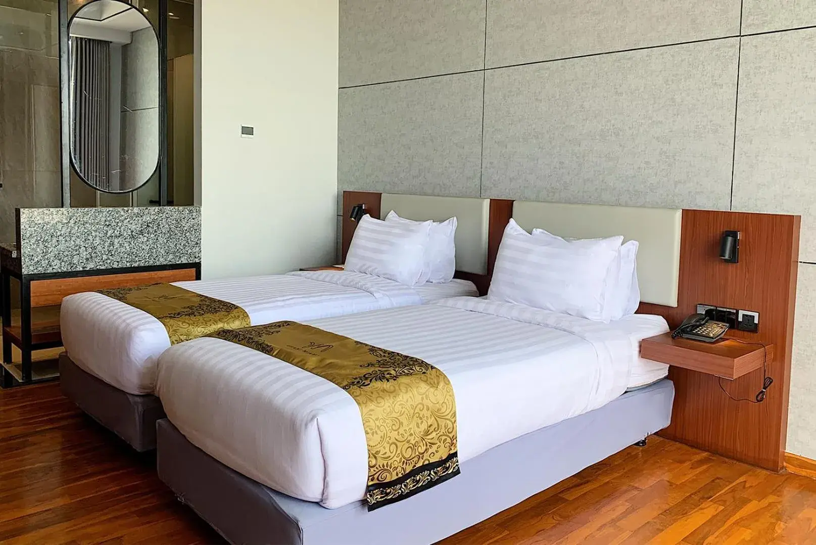 Bed in Grand Miami Hotel Bed in Grand Miami Hotel