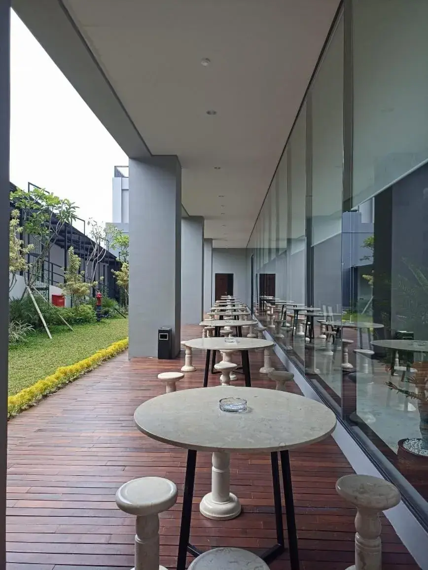 Restaurant/places to eat in Grand Miami Hotel Restaurant/places to eat in Grand Miami Hotel