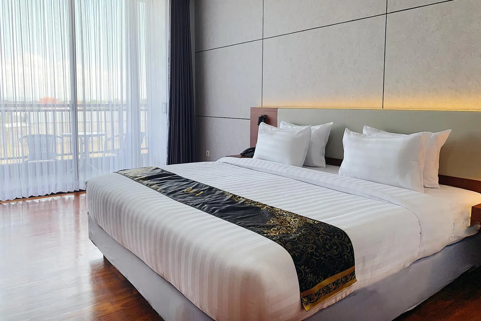 Bed in Grand Miami Hotel