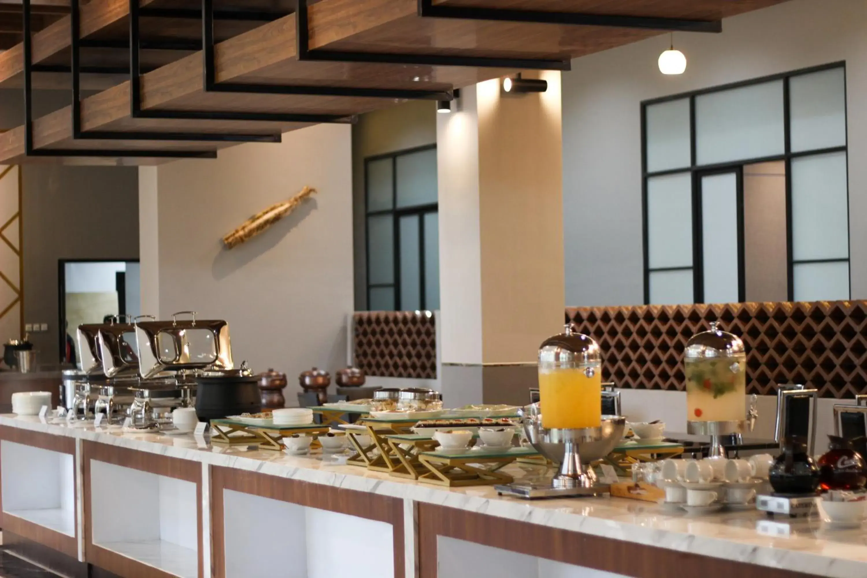 Restaurant/places to eat in Grand Miami Hotel Restaurant/places to eat in Grand Miami Hotel