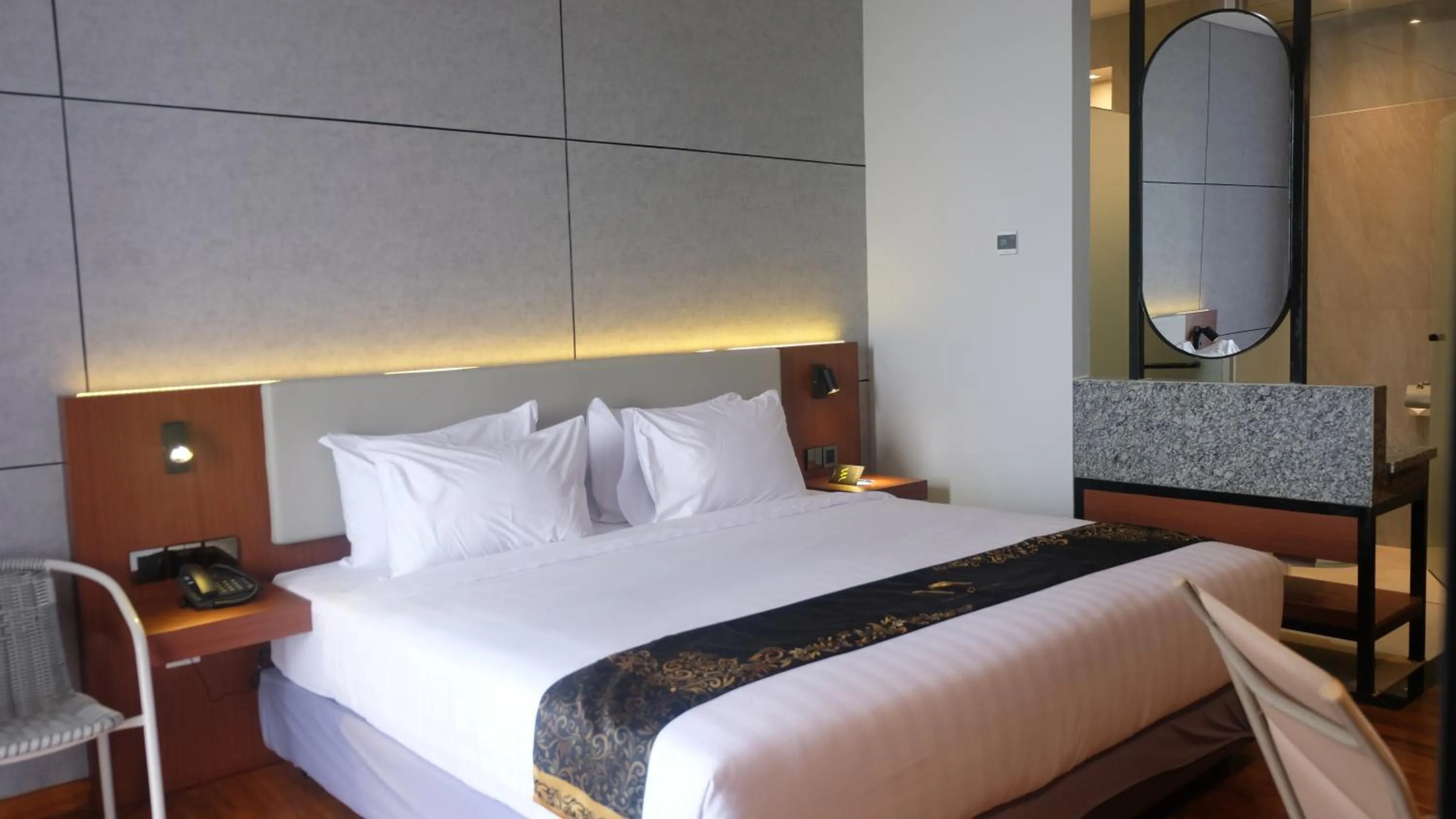 Bed in Grand Miami Hotel