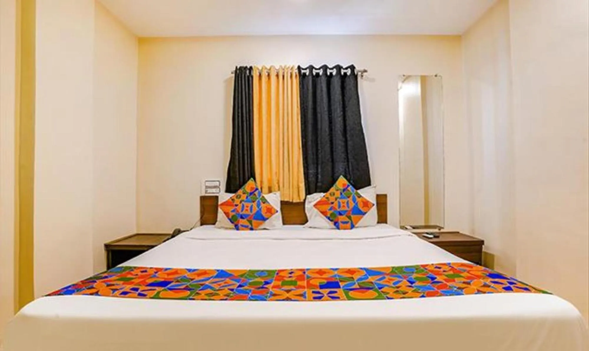 Bed in Via Royal Inn NS - Taluka