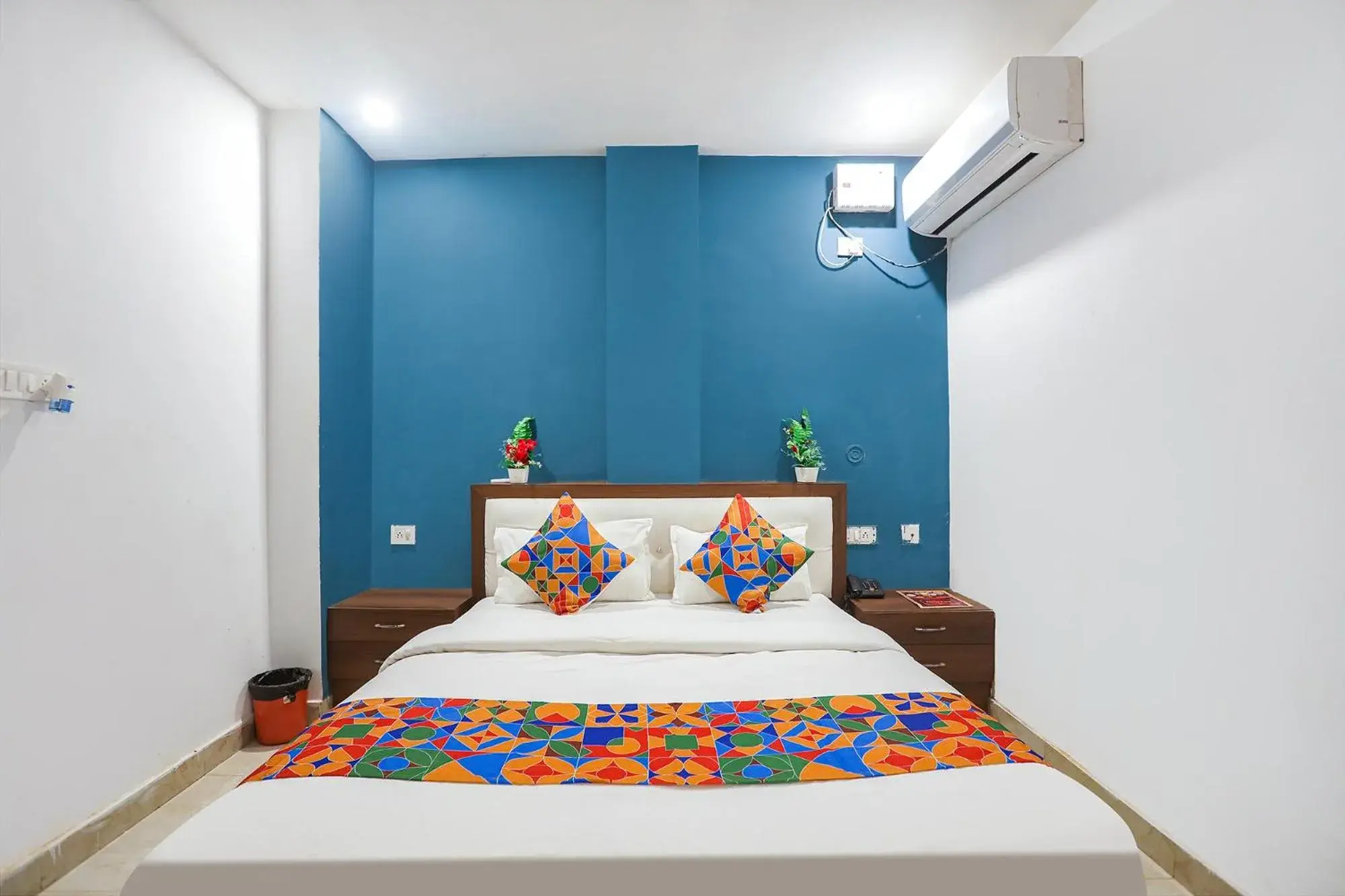 Bed in Via Usha Continental Bed in Via Usha Continental