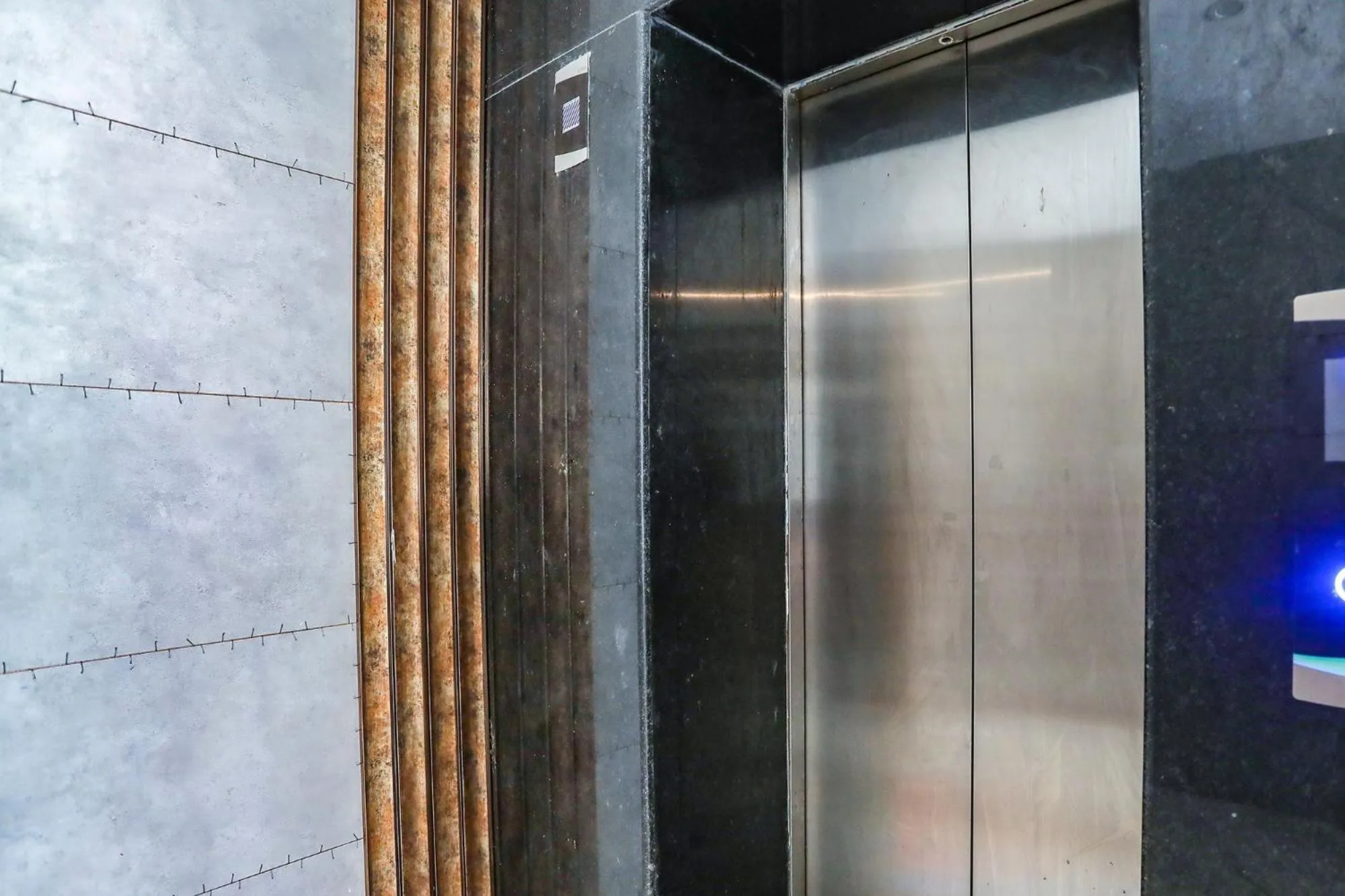 elevator in Via Usha Continental