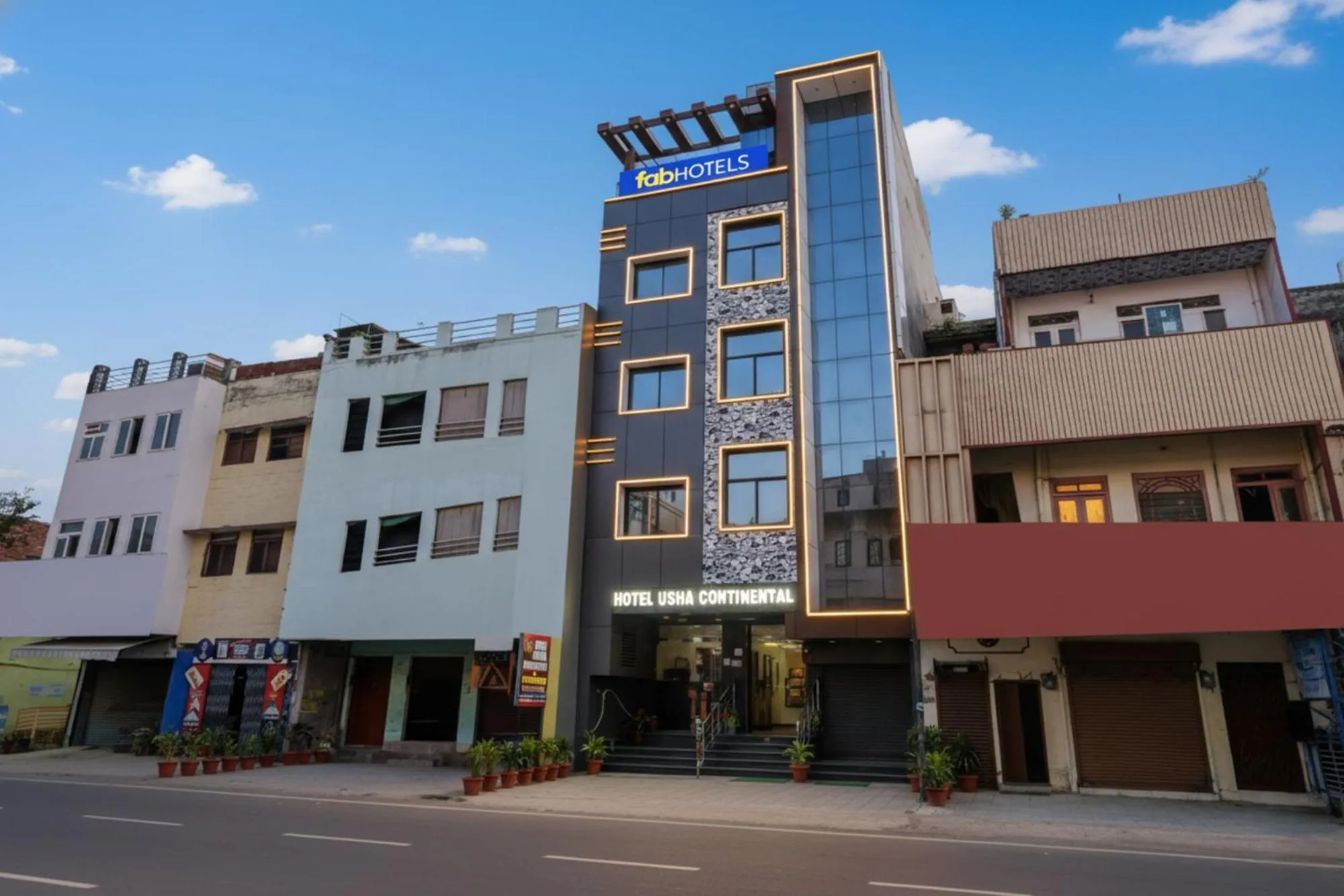 Property building in Via Usha Continental