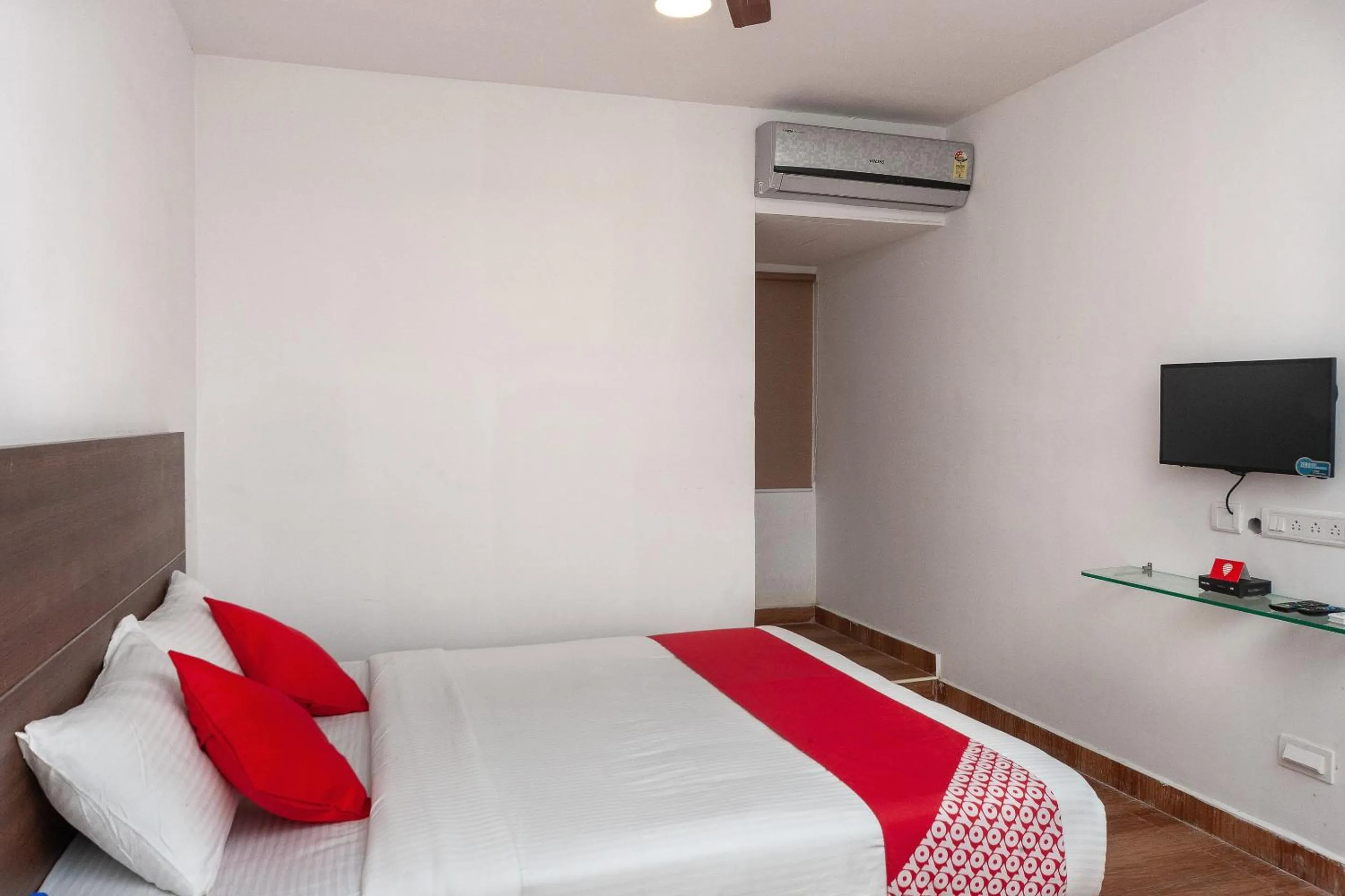 Bedroom in Hotel O Tambaram
