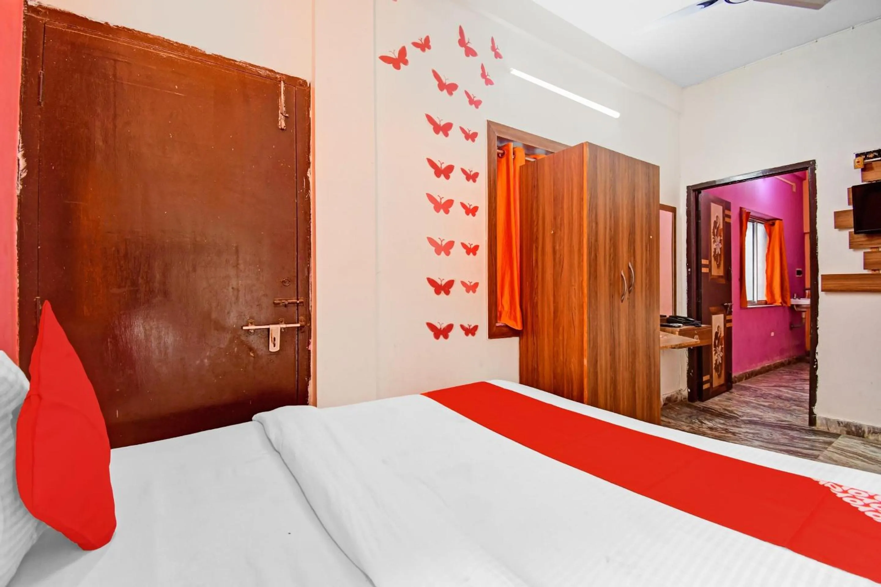 Bedroom, Bed in Hotel O Diamond Palace Guest House